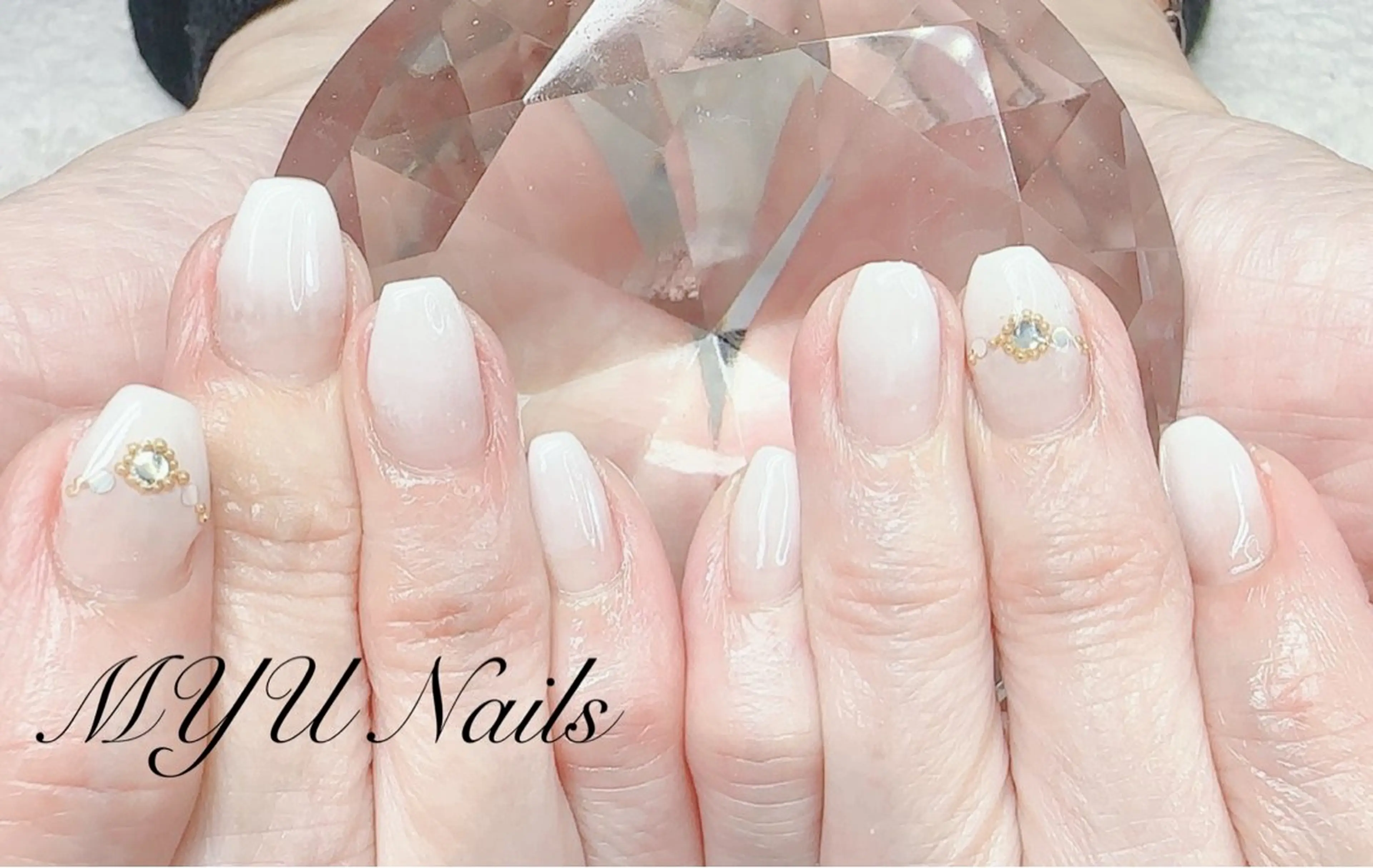 ネイル ジェルネイル グラデーション 持ち込み ニュアンスネイル パラジェル ハンドネイル MYU Nails所属・MYU Nailsのネイルデザイン