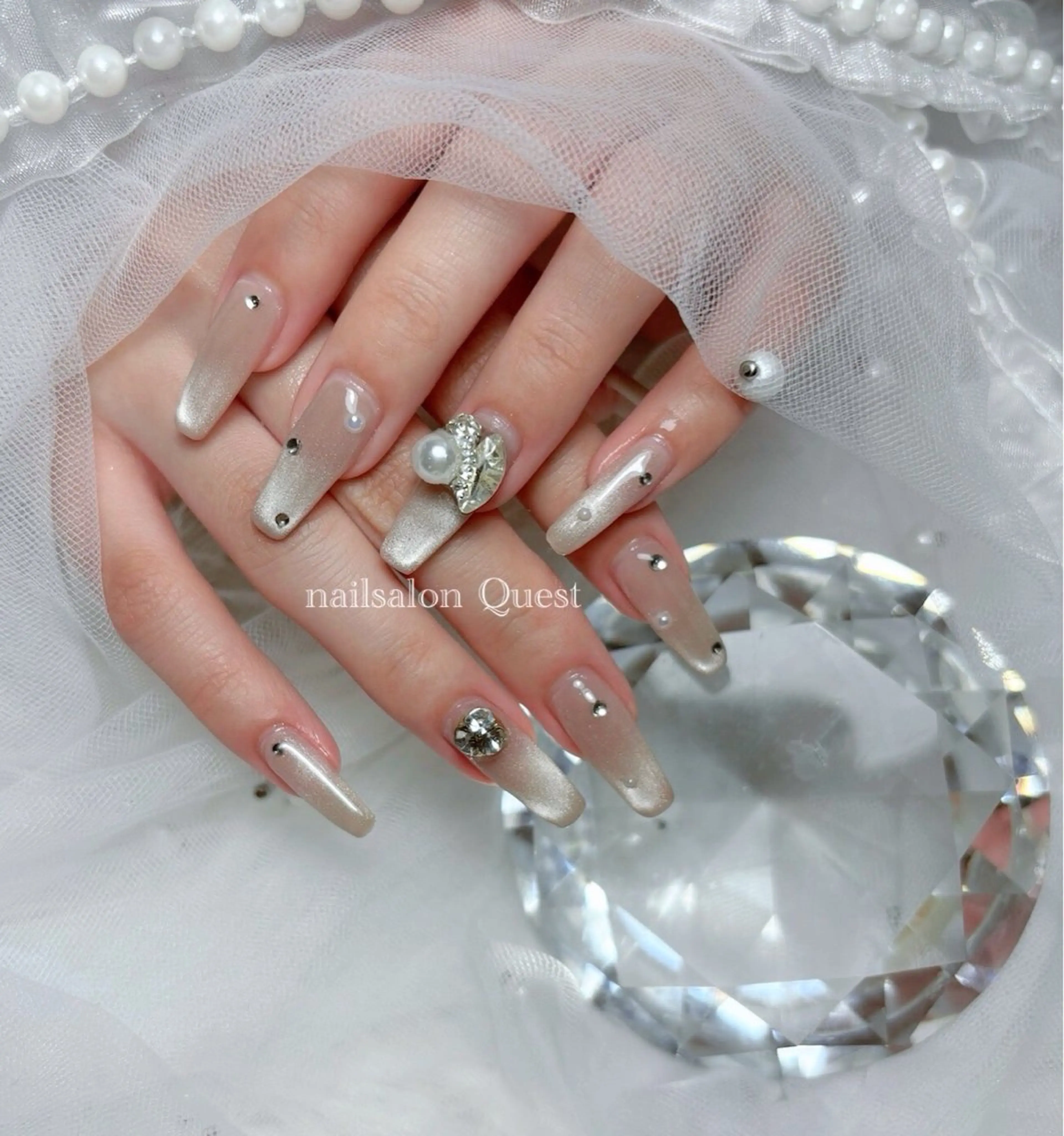 ネイル 氷ネイル・うるうるネイル マグネットネイル ストーンネイル ハンドネイル nailsalon Questのネイルデザイン