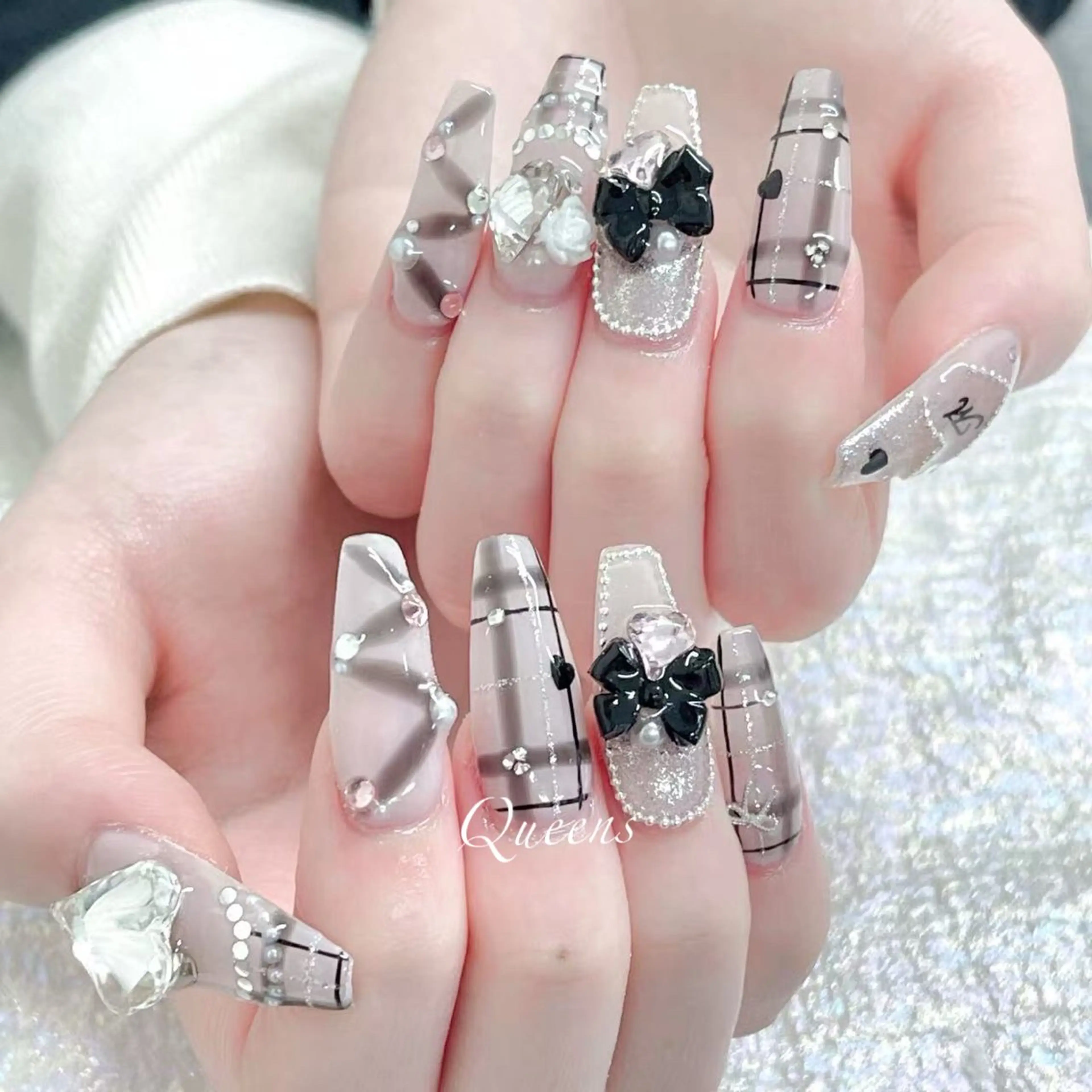 ネイル ハンドネイル Queens ひなのネイルデザイン