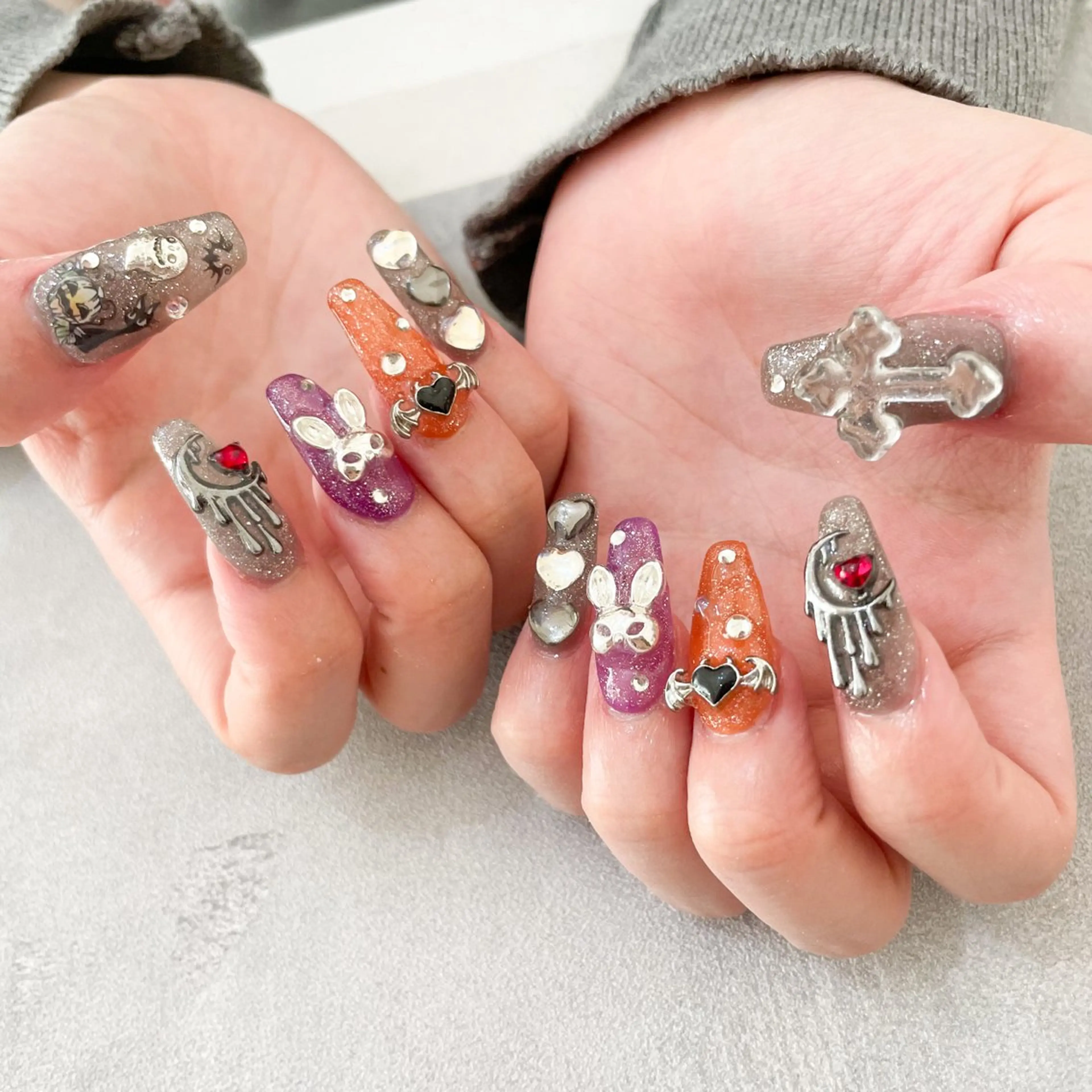 ネイル ハンドネイル ゴテゴテ💙ワンホン リオナのネイルデザイン