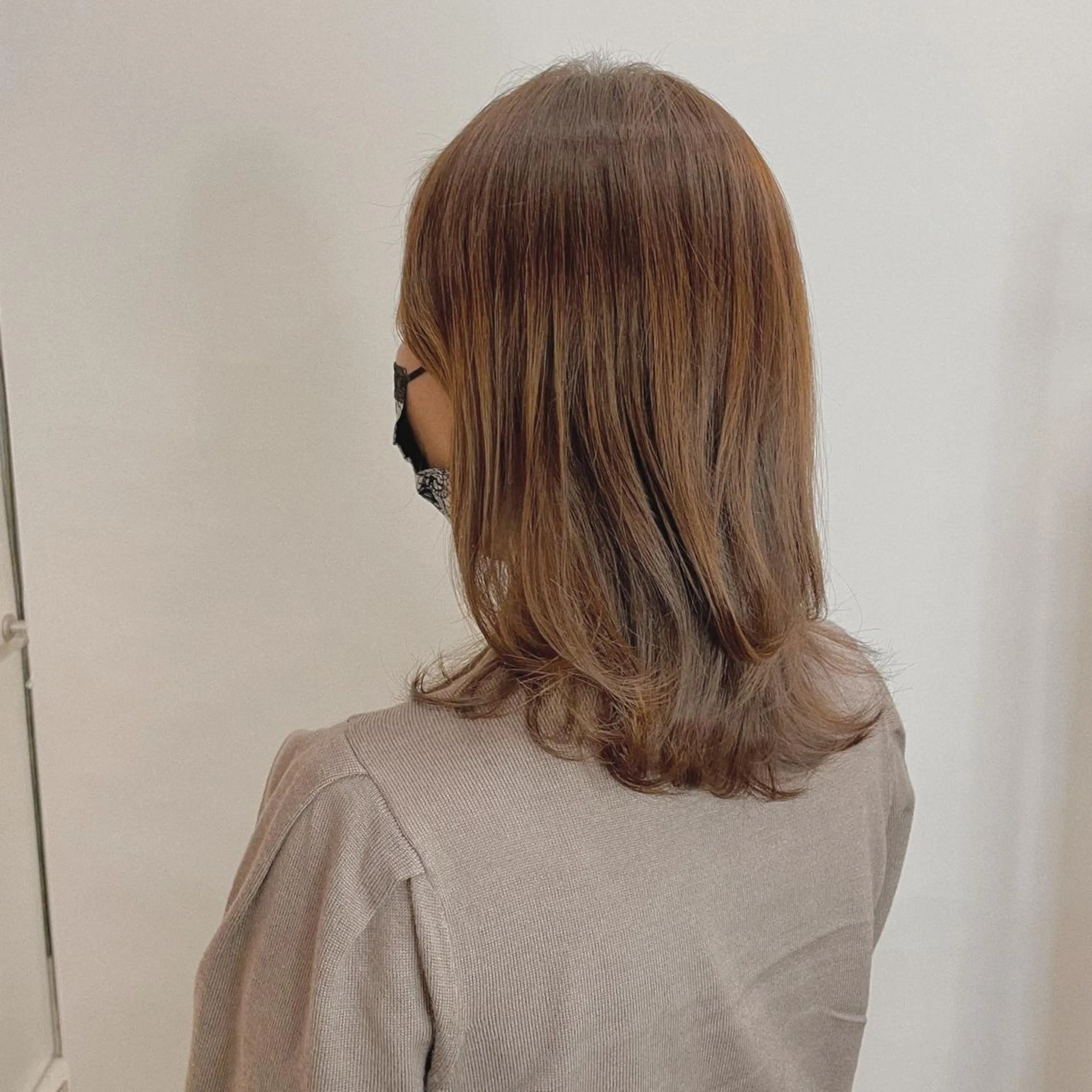 セミロング カラー ベージュカラー ブラウンカラー 落合 美穂のヘアスタイル