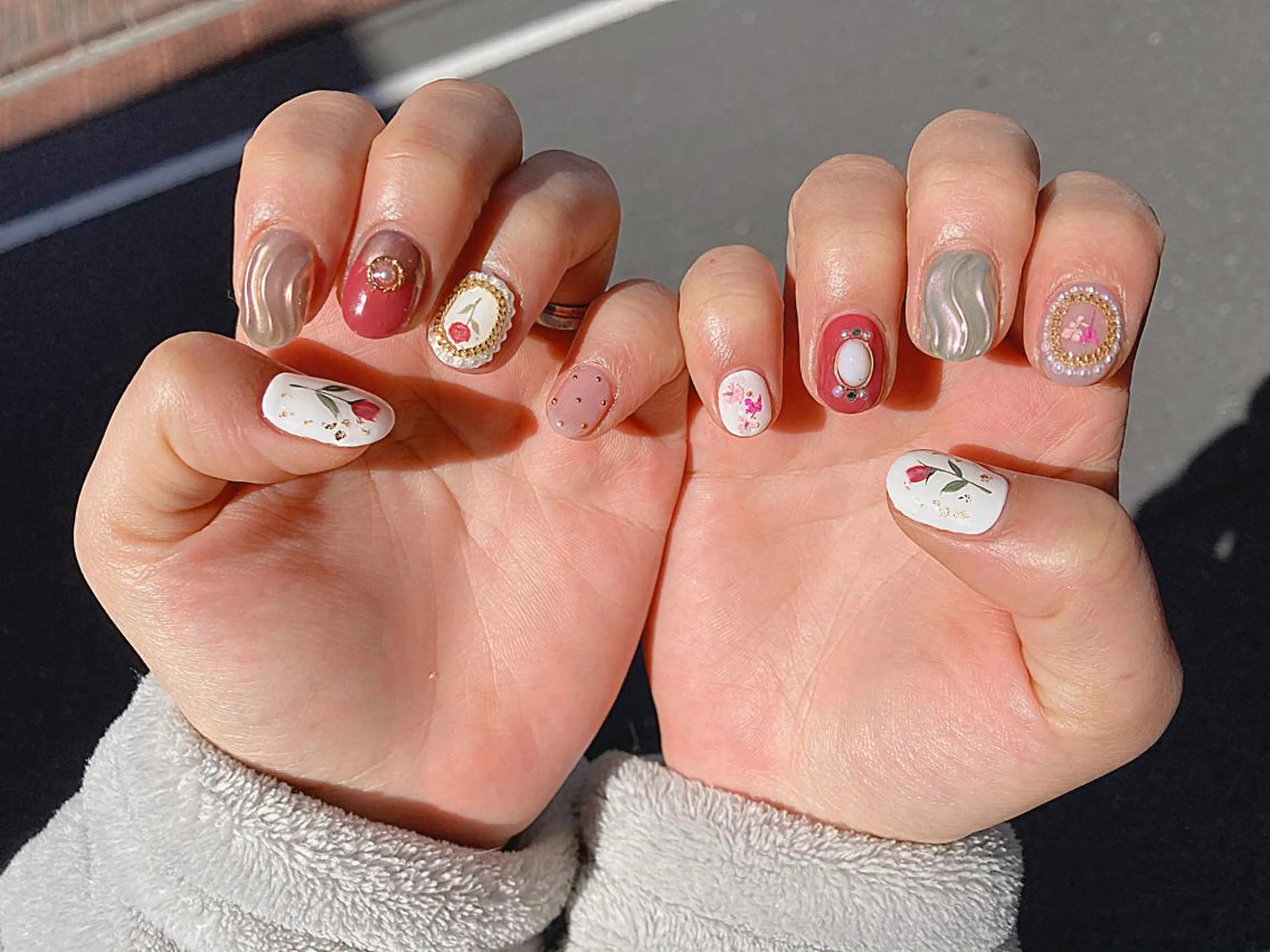 ショート カラー ヘアアレンジ ネイル マツエク・マツパ ハンドネイル illum hicariのネイルデザイン