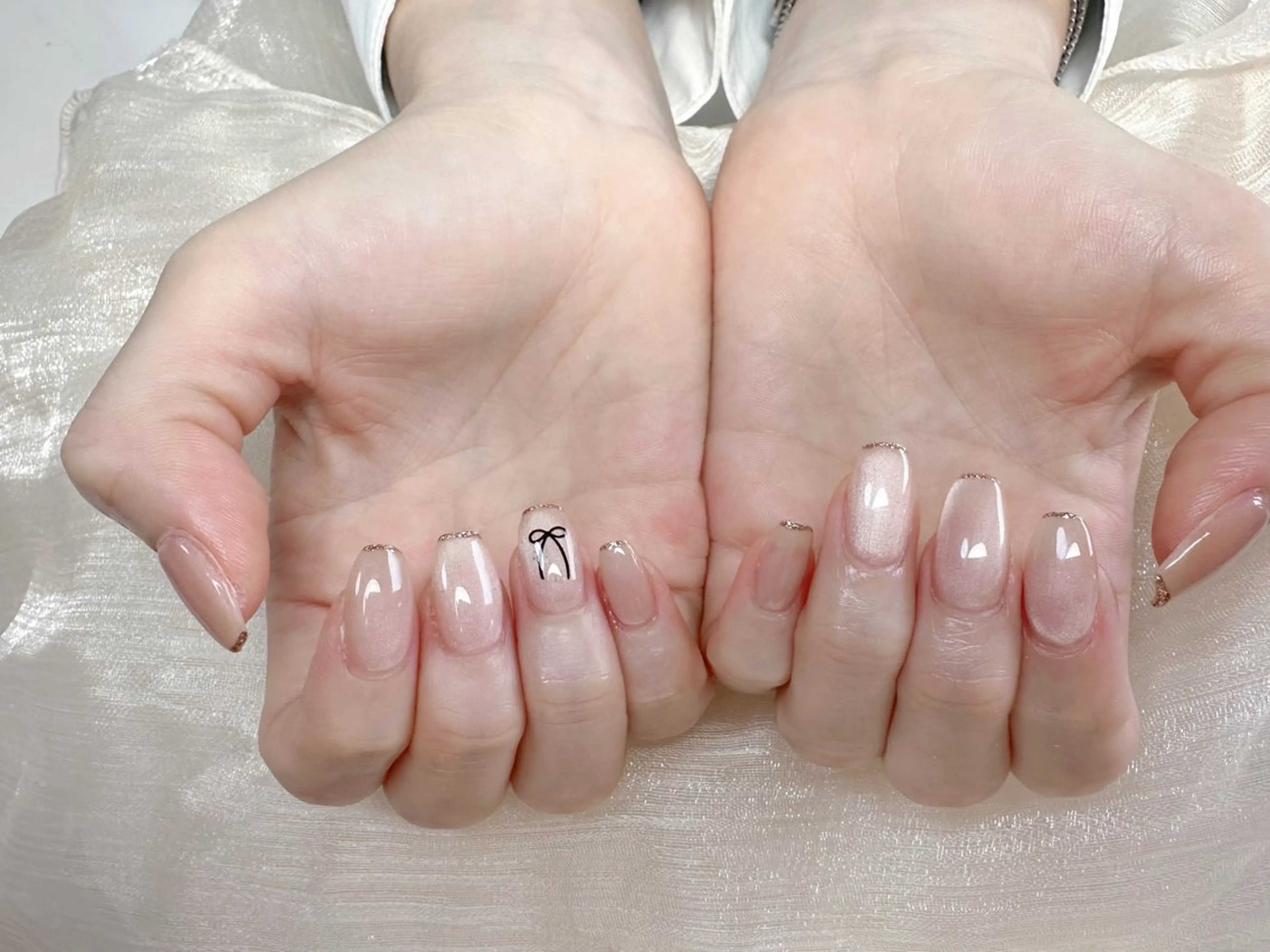 ネイル オーロラネイル チークネイル フレンチネイル ジェルネイル ガラスフレンチ ハンドネイル ハンドケア Nail Jolie所属・Nail Jolieのネイルデザイン