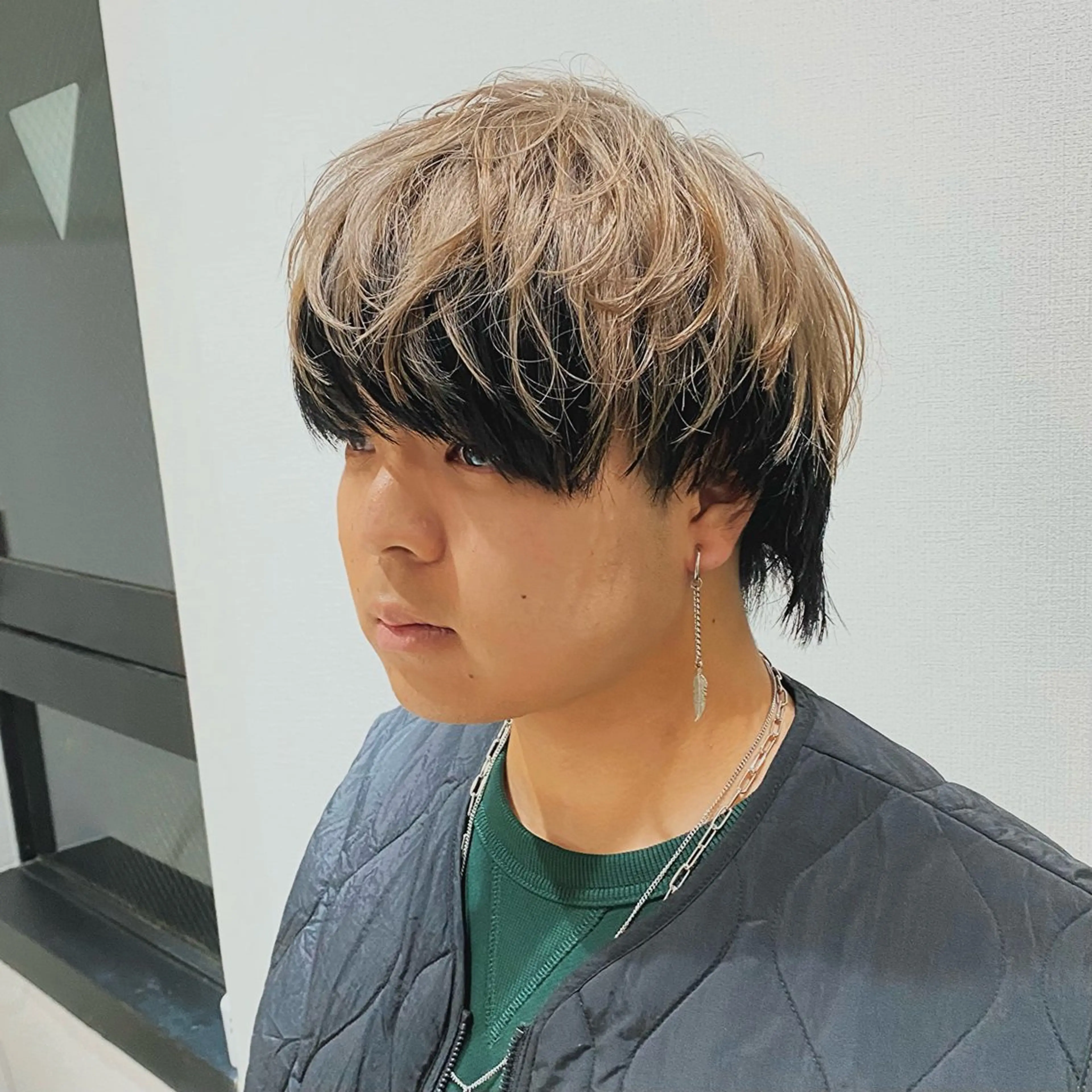 ショート カラー メンズ ツートーンカラー ヘアカラー トリートメント 三宅健太/レイヤー/ ボブ/透明感カラーのヘアスタイル