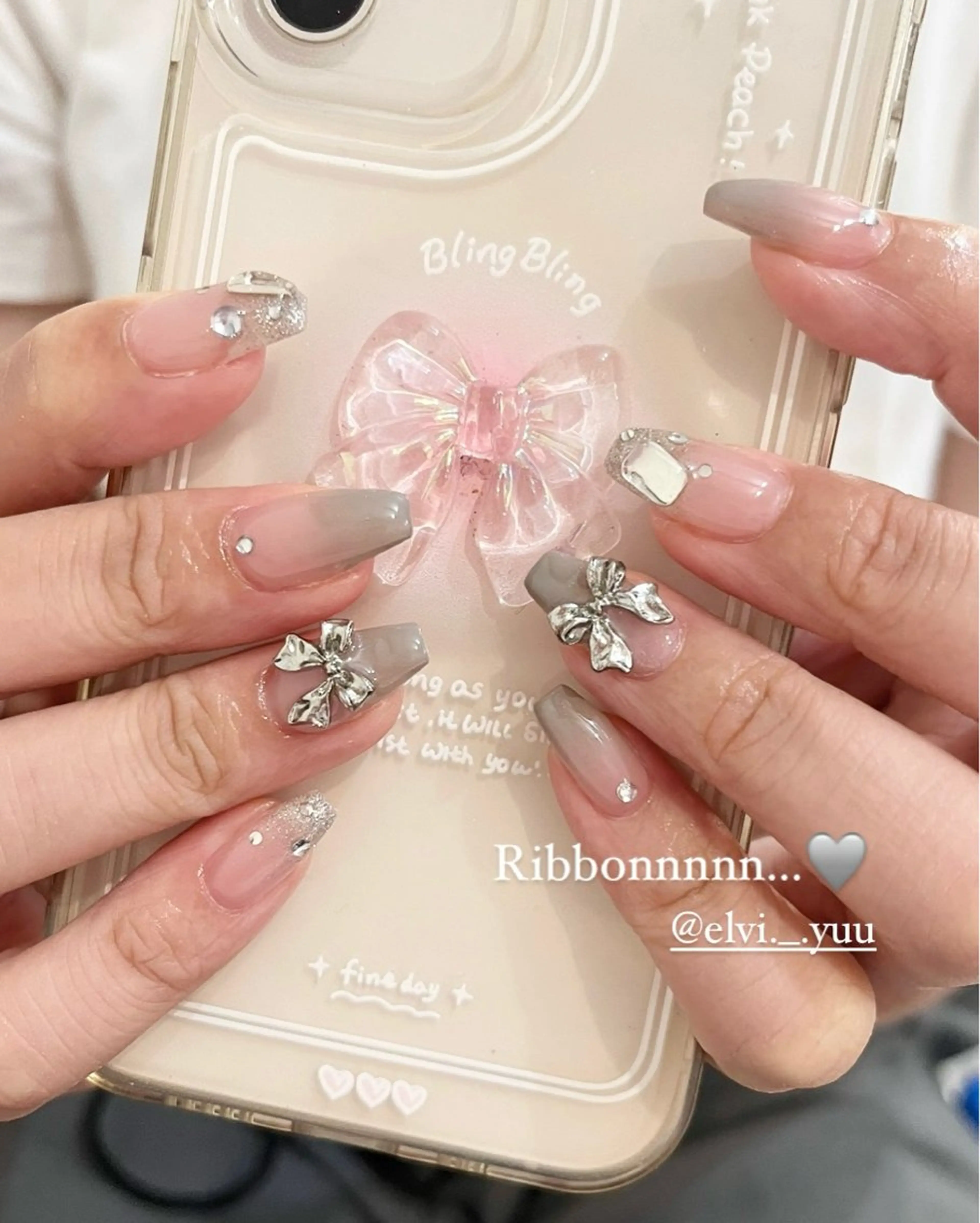 ネイル ストーンネイル SALON ELVI.所属・SALON ELVI.のネイルデザイン