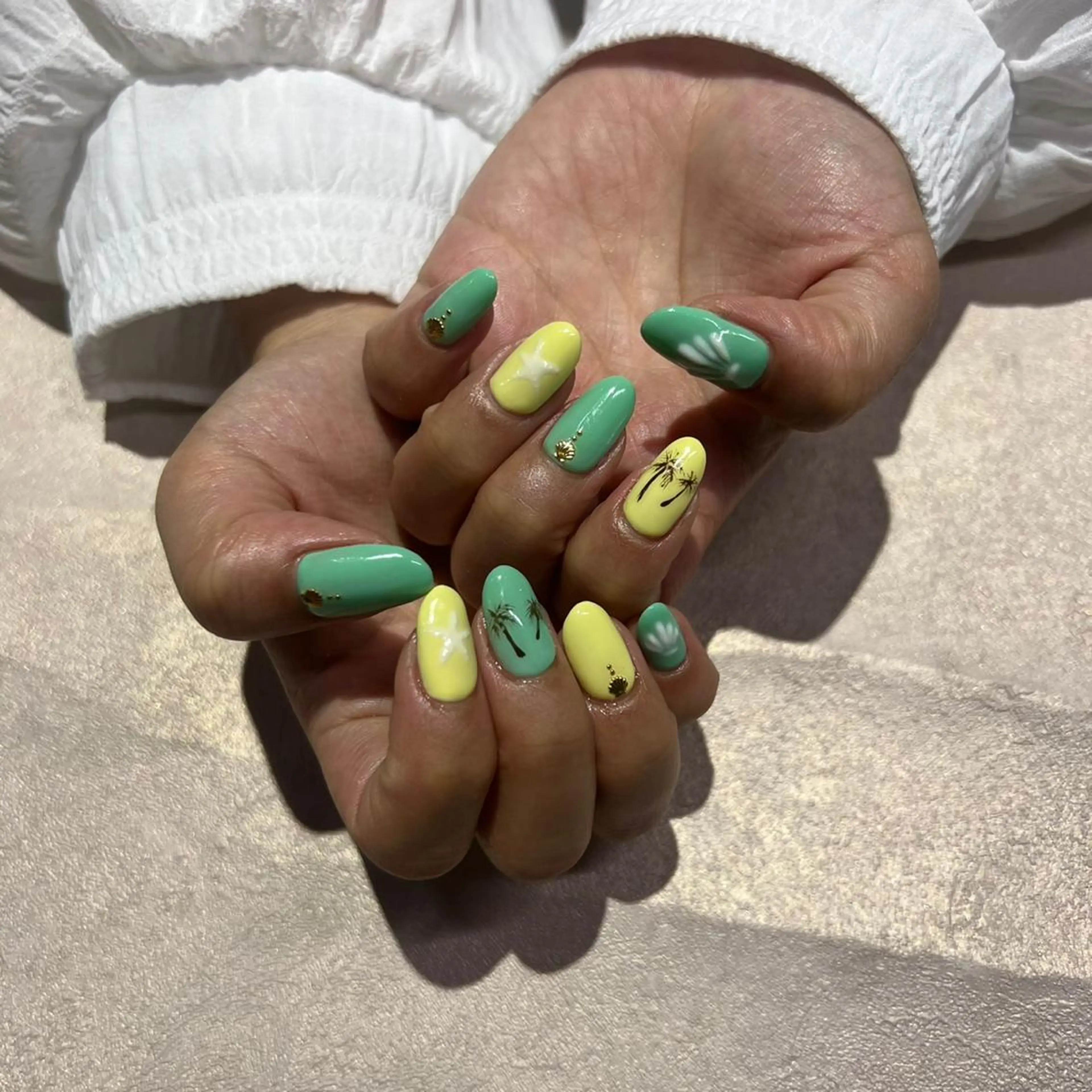 ネイル Amber21.所属・Nagahama Akariのネイルデザイン