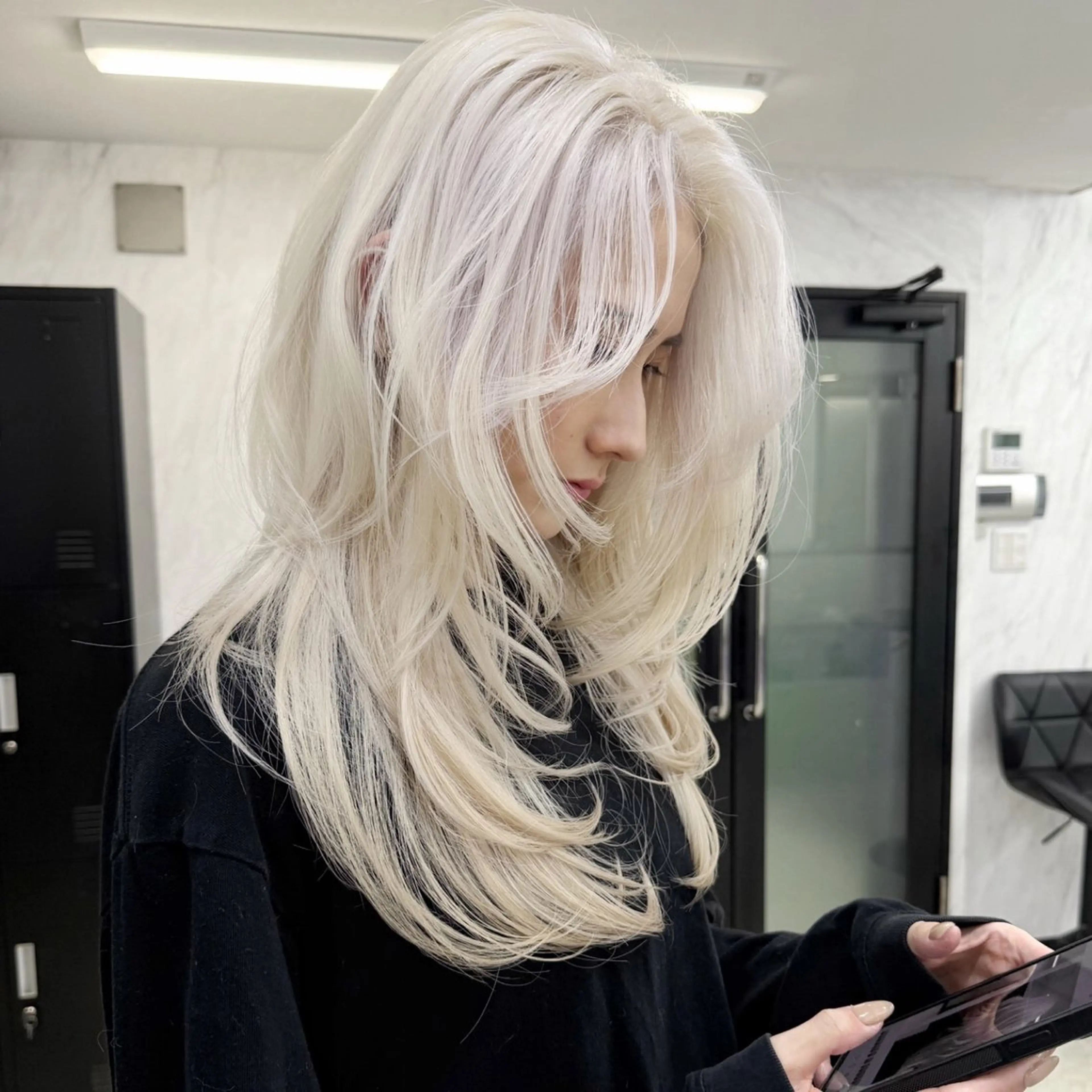 ロング カラー シールエクステ ハイトーンカラー エクステ ヘアカラー シールエクステ特化 ハイトーン、NANAのヘアスタイル