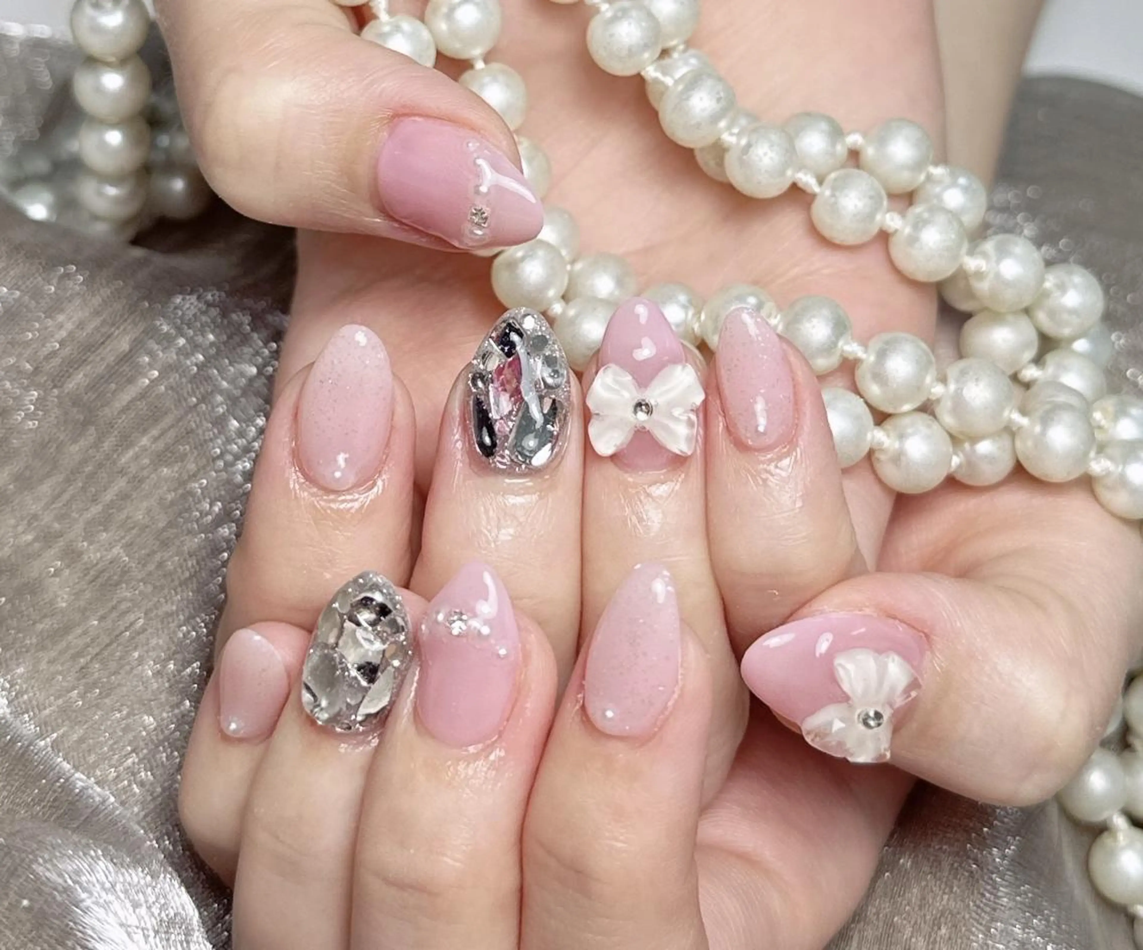 ネイル ハンドネイル ハンドケア Queenie 🦋のネイルデザイン