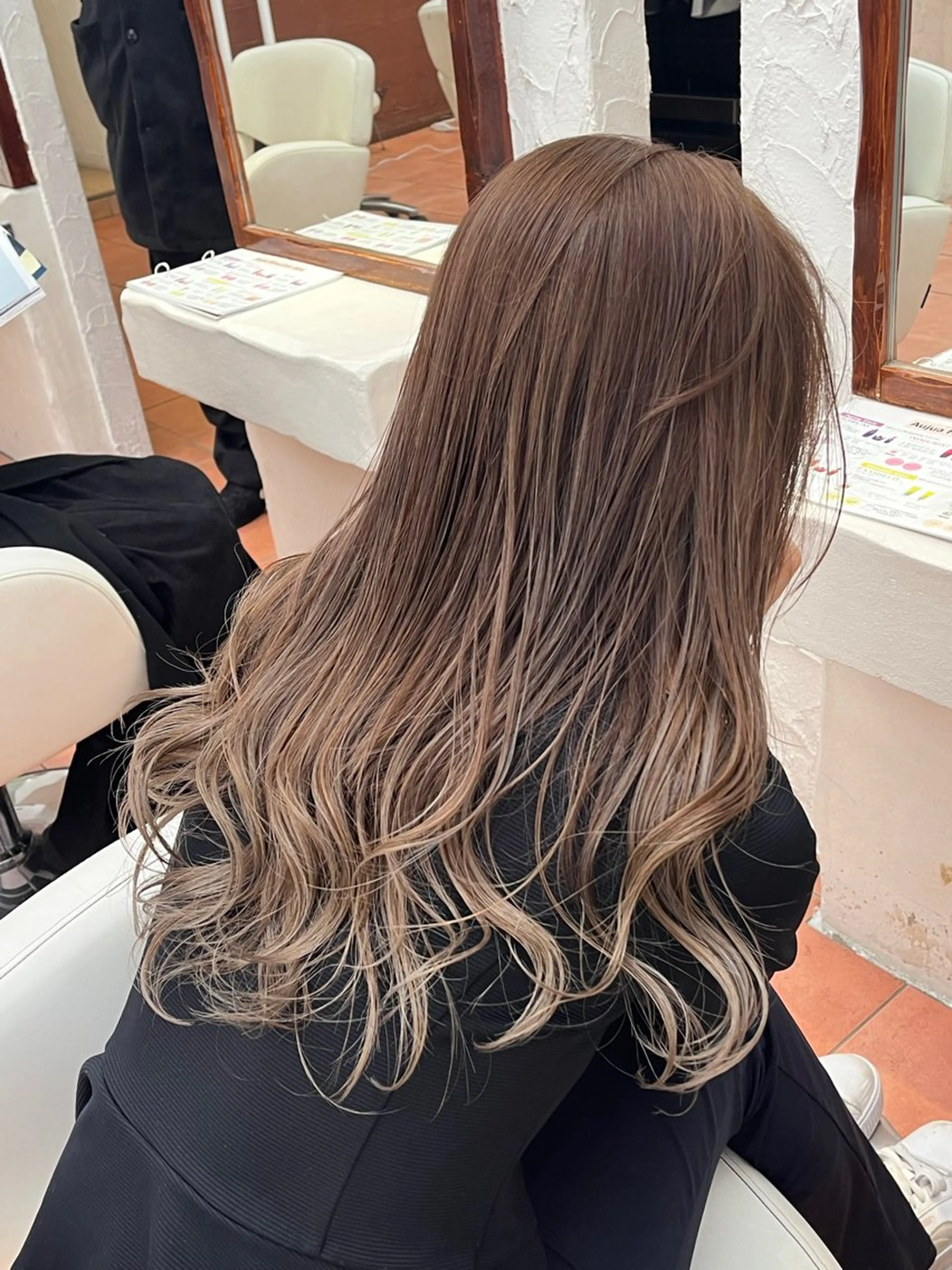 ロング カラー ヘアアレンジ ヘアカラー Agu hair mieux宮崎大塚店所属・デザインカラー✨ 日高桃佳のヘアスタイル
