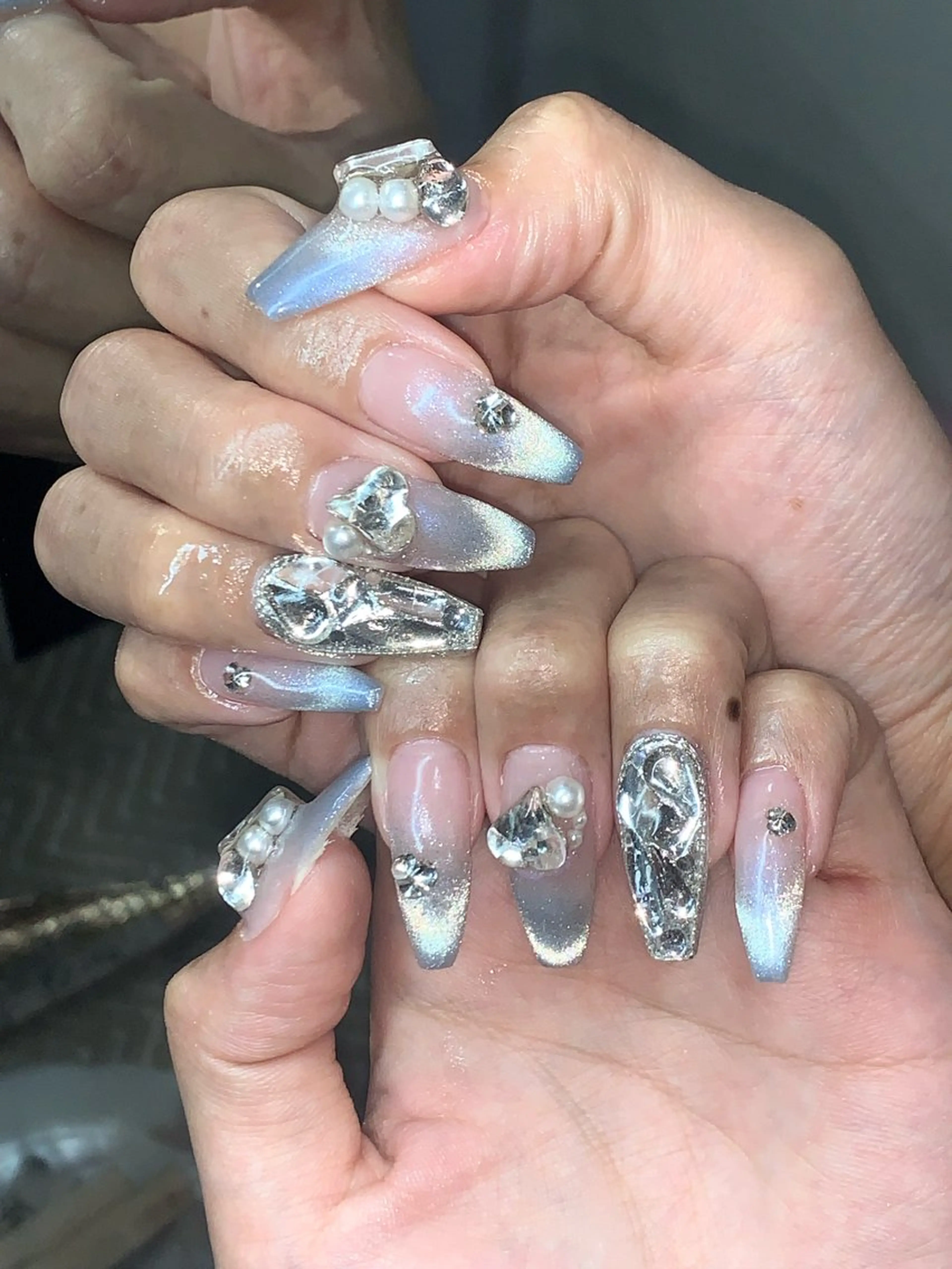 ネイル ハンドネイル NES NAIL所属・さゆり￤推しキャラ ￤ロングネイル🩷のネイルデザイン