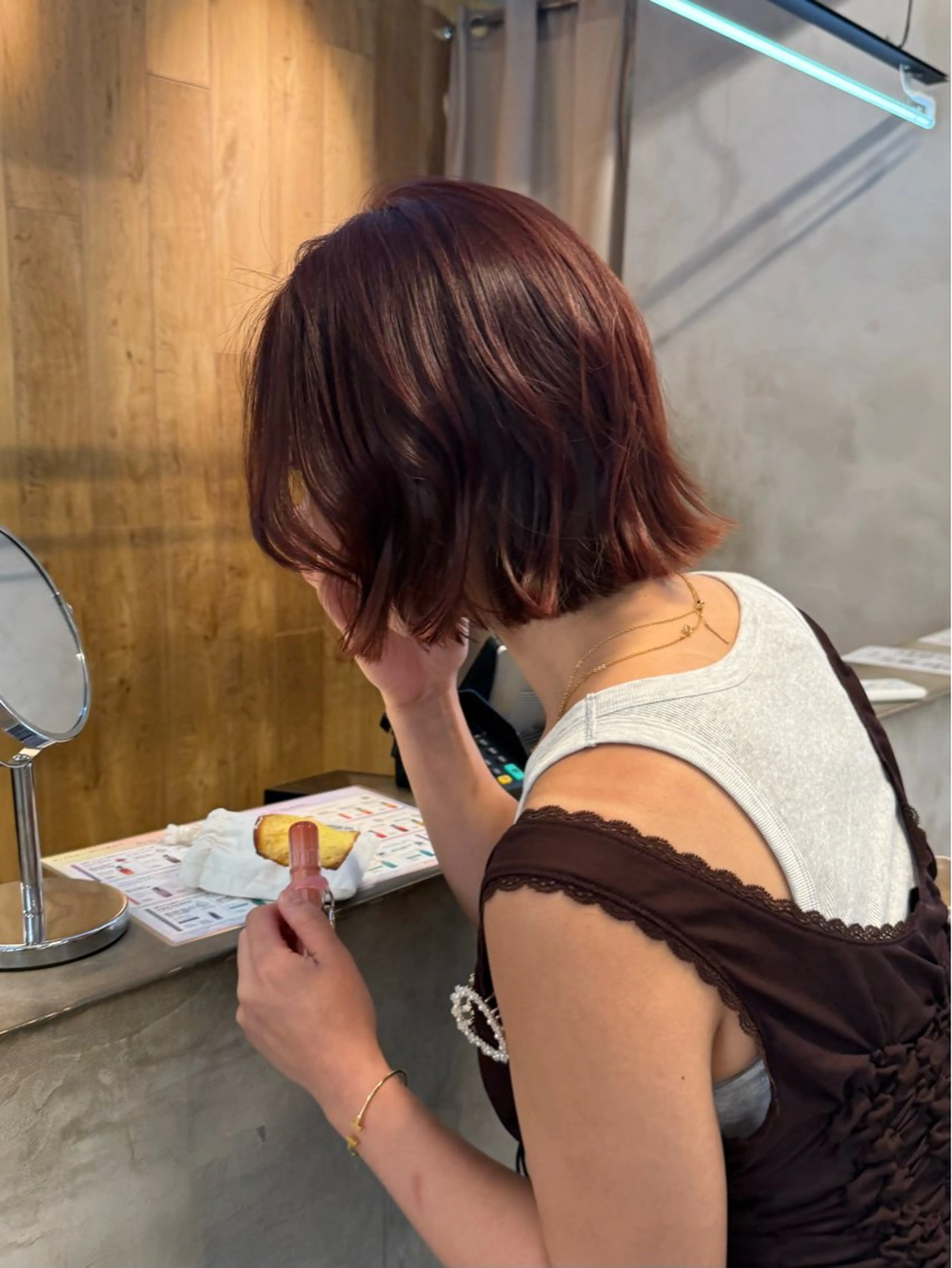 ショート カラー ミルクティー× グレージュMOMOのヘアスタイル