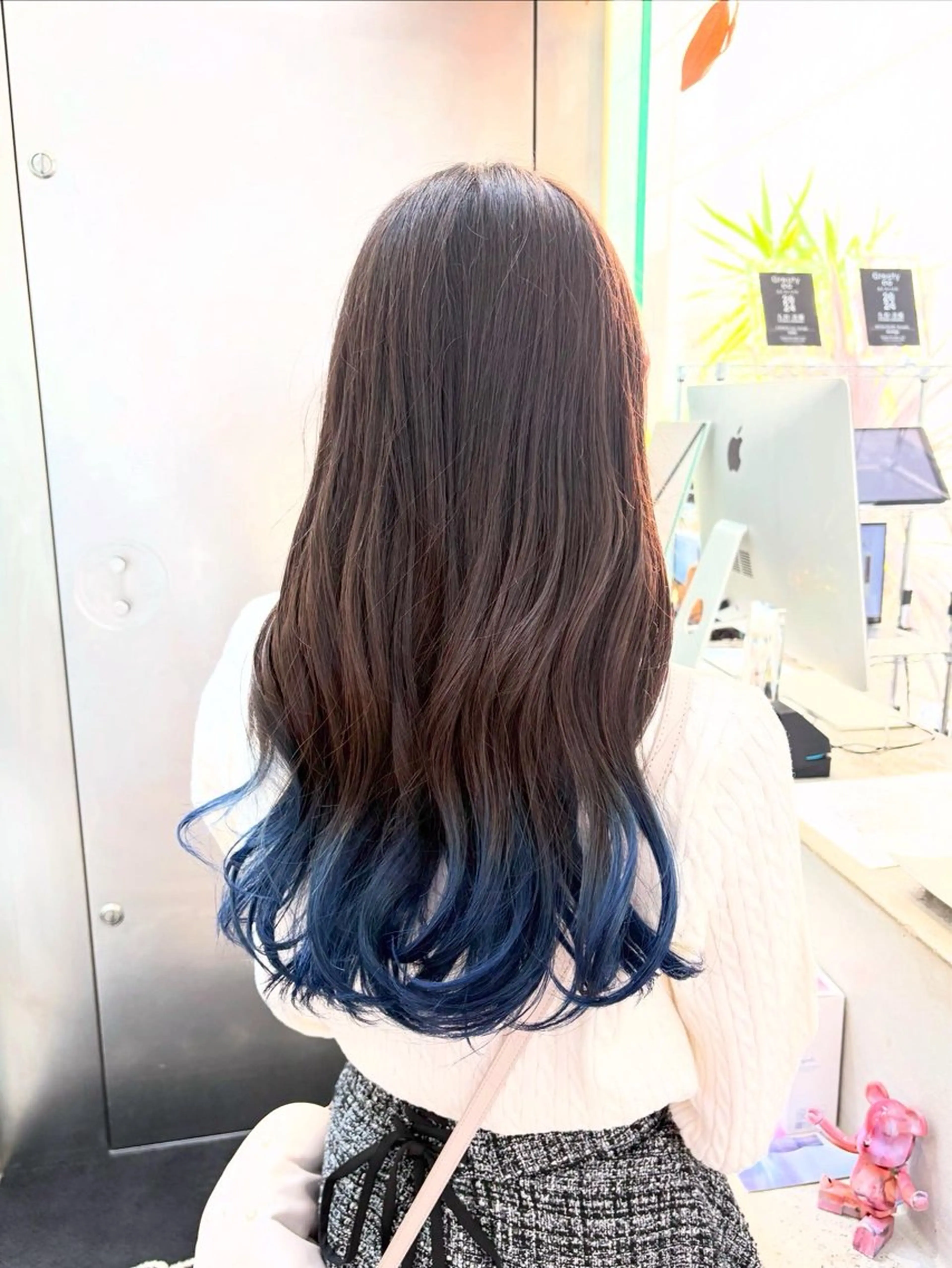 ロング カラー ブリーチ ブルーカラー グラデーションカラー ヘアカラー トリートメント インナーカラー/天神 ブリーチ/吉田のヘアスタイル