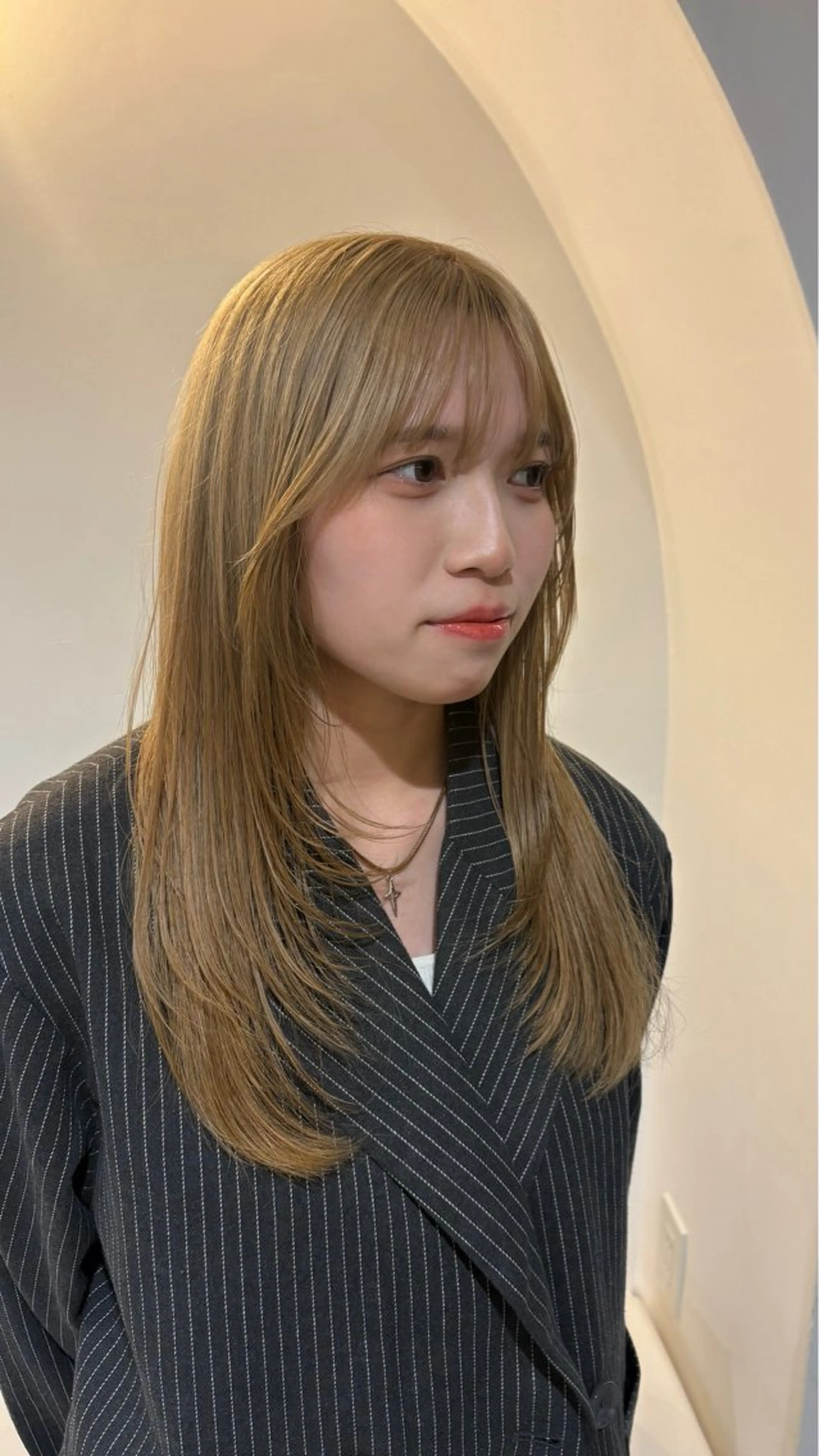 ロング レイヤーカット 彦坂 柚羽のヘアスタイル