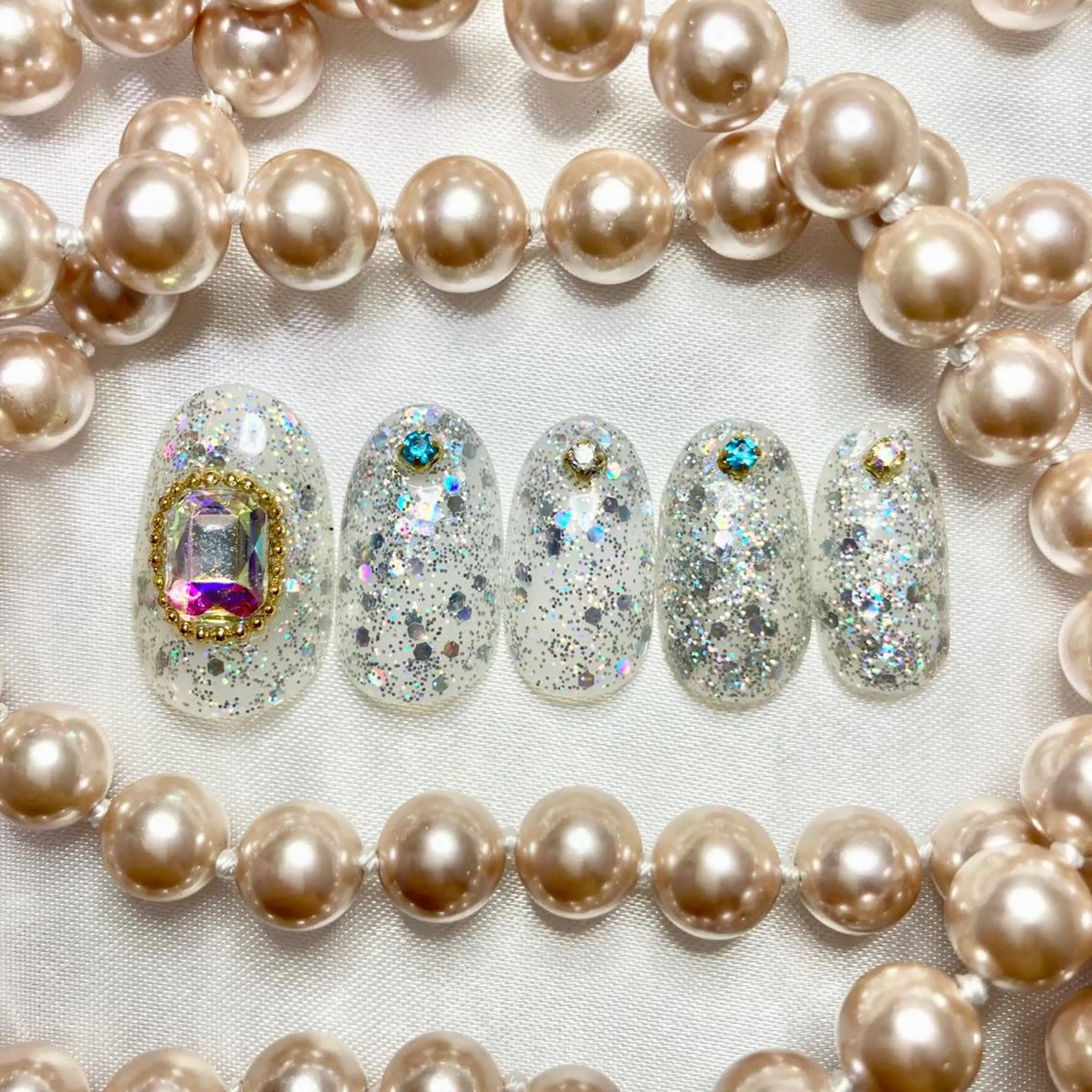 ネイル キラキラネイル ワンカラーネイル ストーンネイル ハンドネイル 韓国ネイルサロン Miuのネイルデザイン