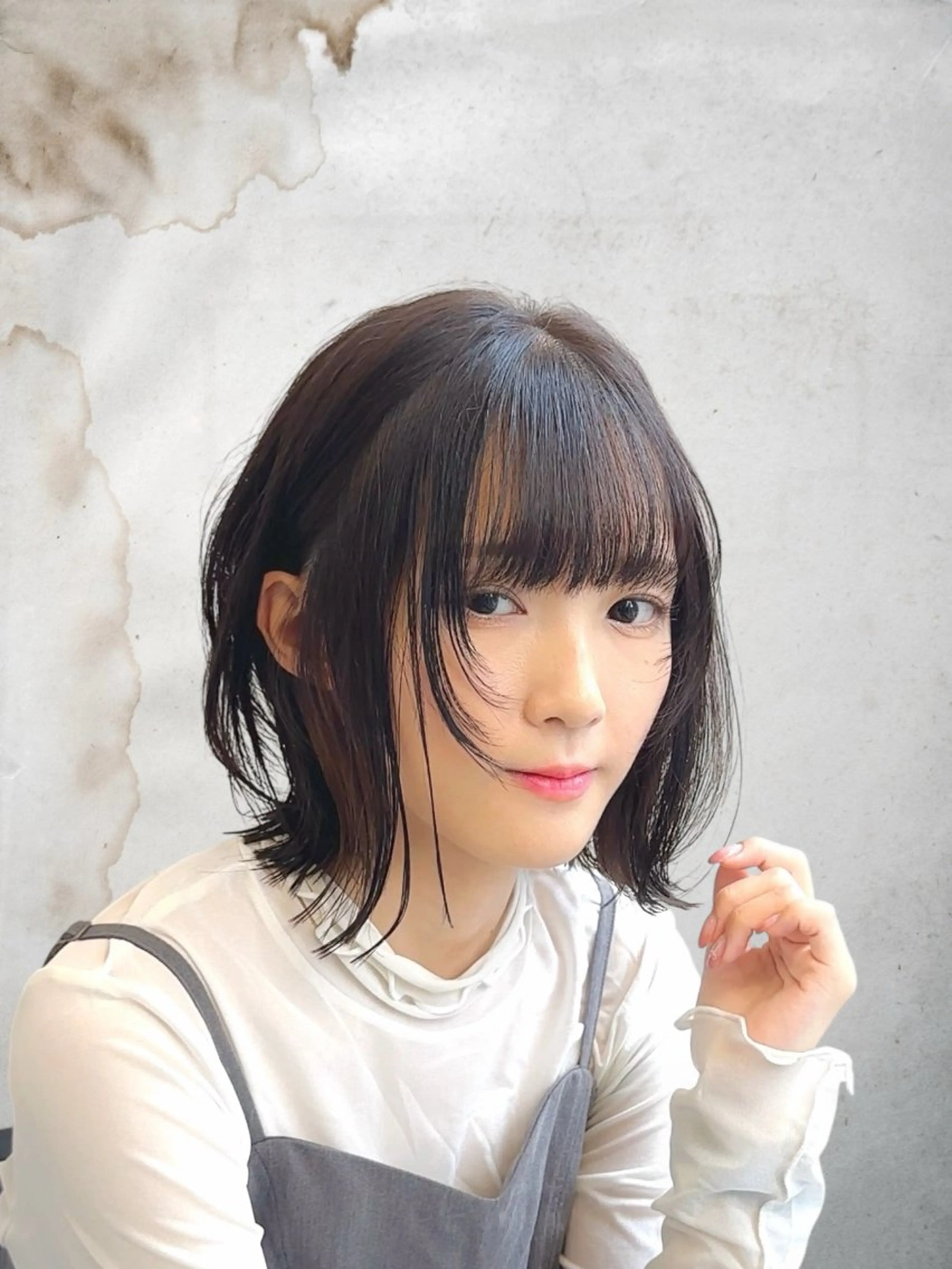 ミディアム ボブ 顔まわりレイヤー 顔周りカット レイヤーカット 外ハネヘア 町田/透け感/透明感 Shibuのヘアスタイル