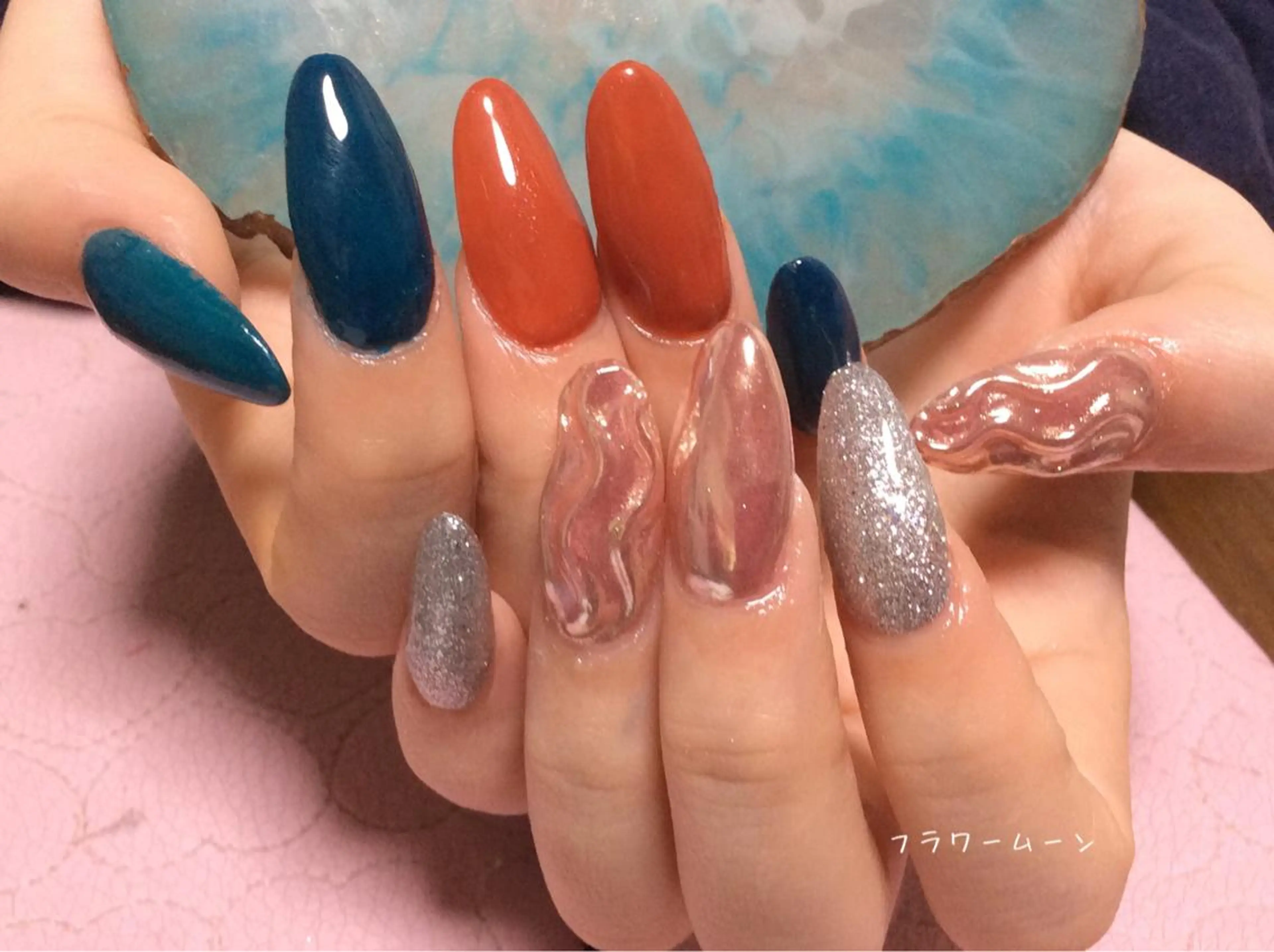 ネイル フラワー ムーンのネイルデザイン