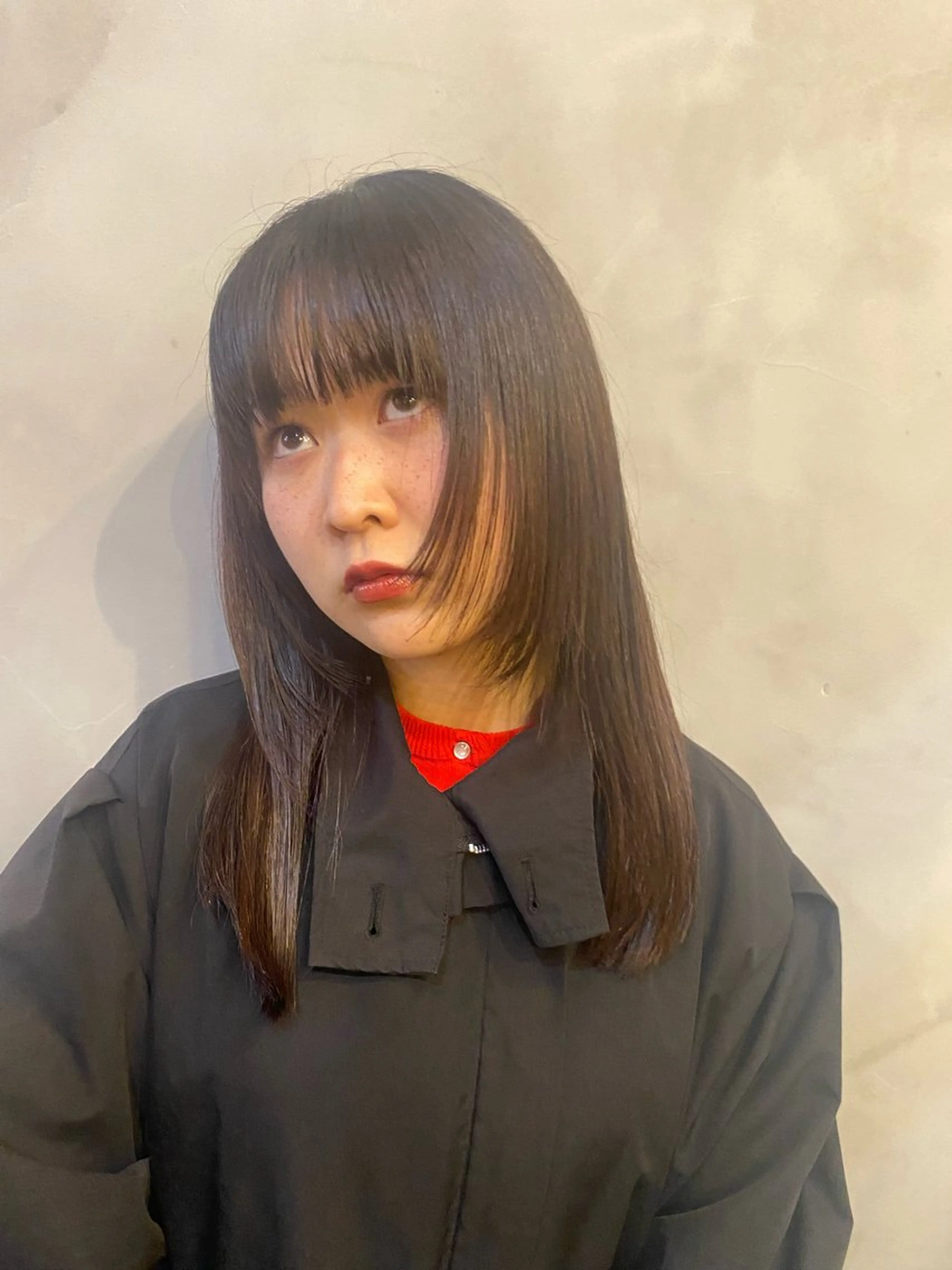 🌷ダメージレス縮毛矯正🌷お客様の髪に合ったお薬を選定。アイロンを使って真っ直ぐでツヤツヤストレートにしていきます✨の写真