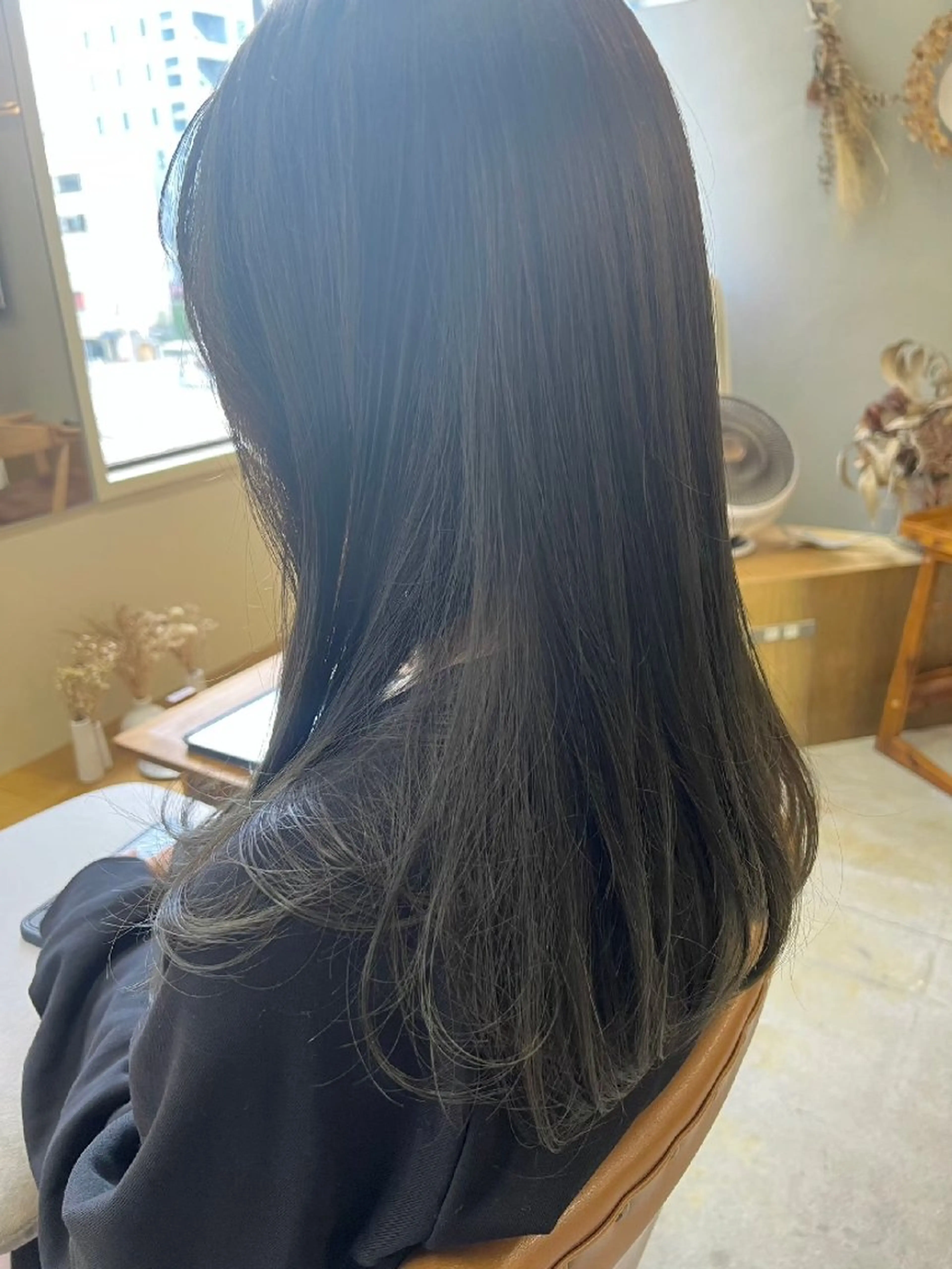 カラー 🌸花屋併設🌸石垣 友基のヘアスタイル