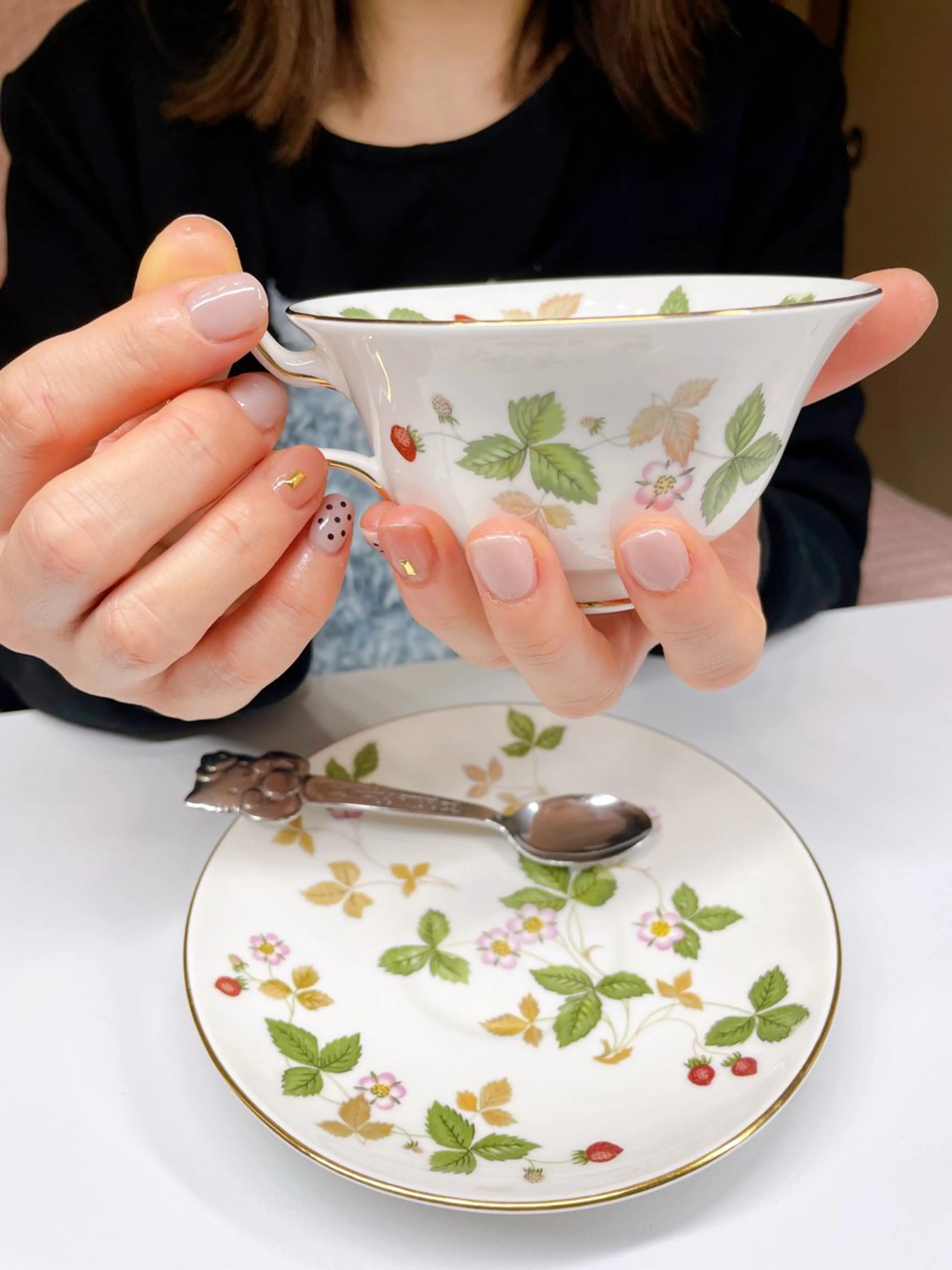 ネイル ホログラムネイル シンプルネイル ネイルサロン　キュアリーネ所属・ネイルサロン キュアリーネのネイルデザイン