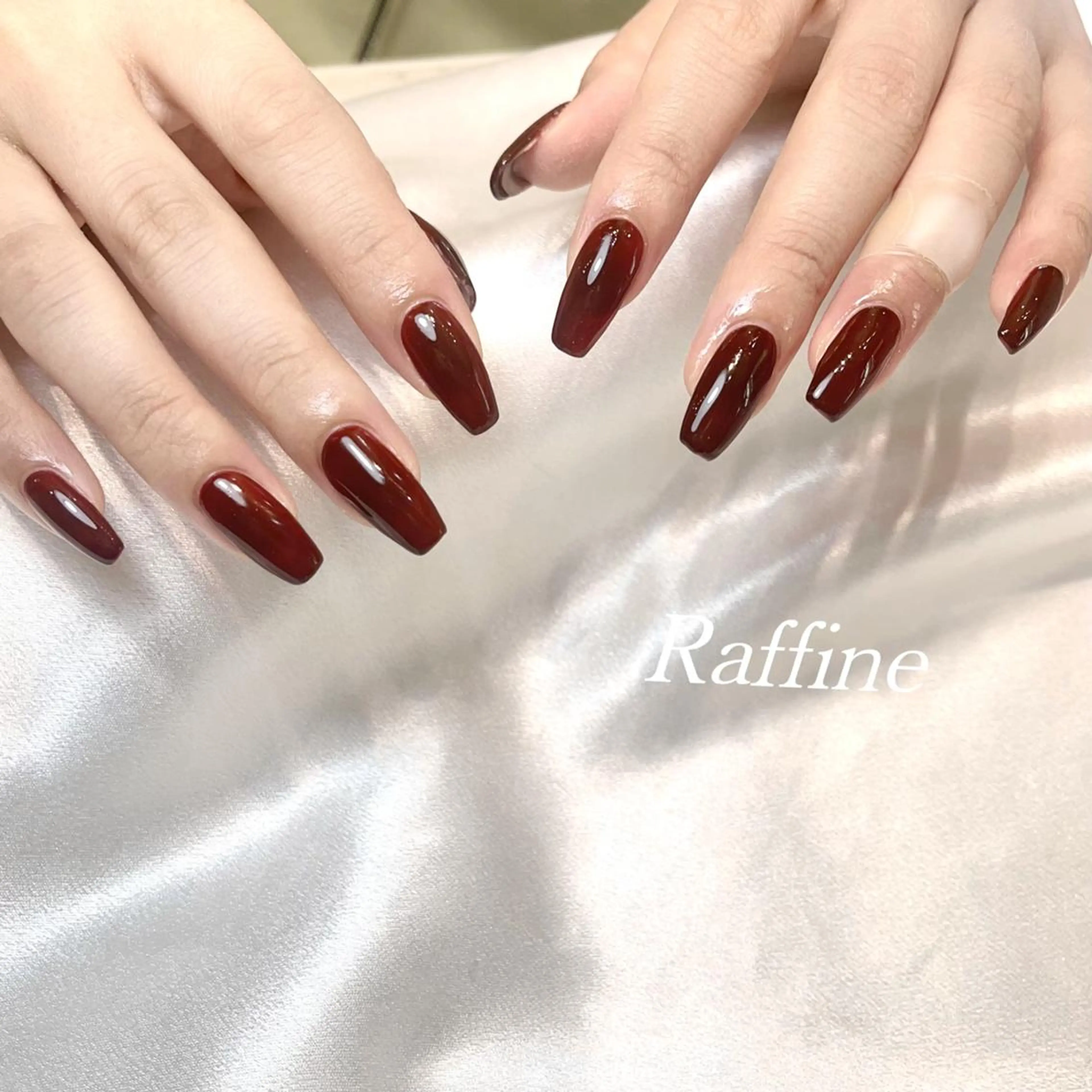 ネイル RAFFINE haru🦋🩵のネイルデザイン