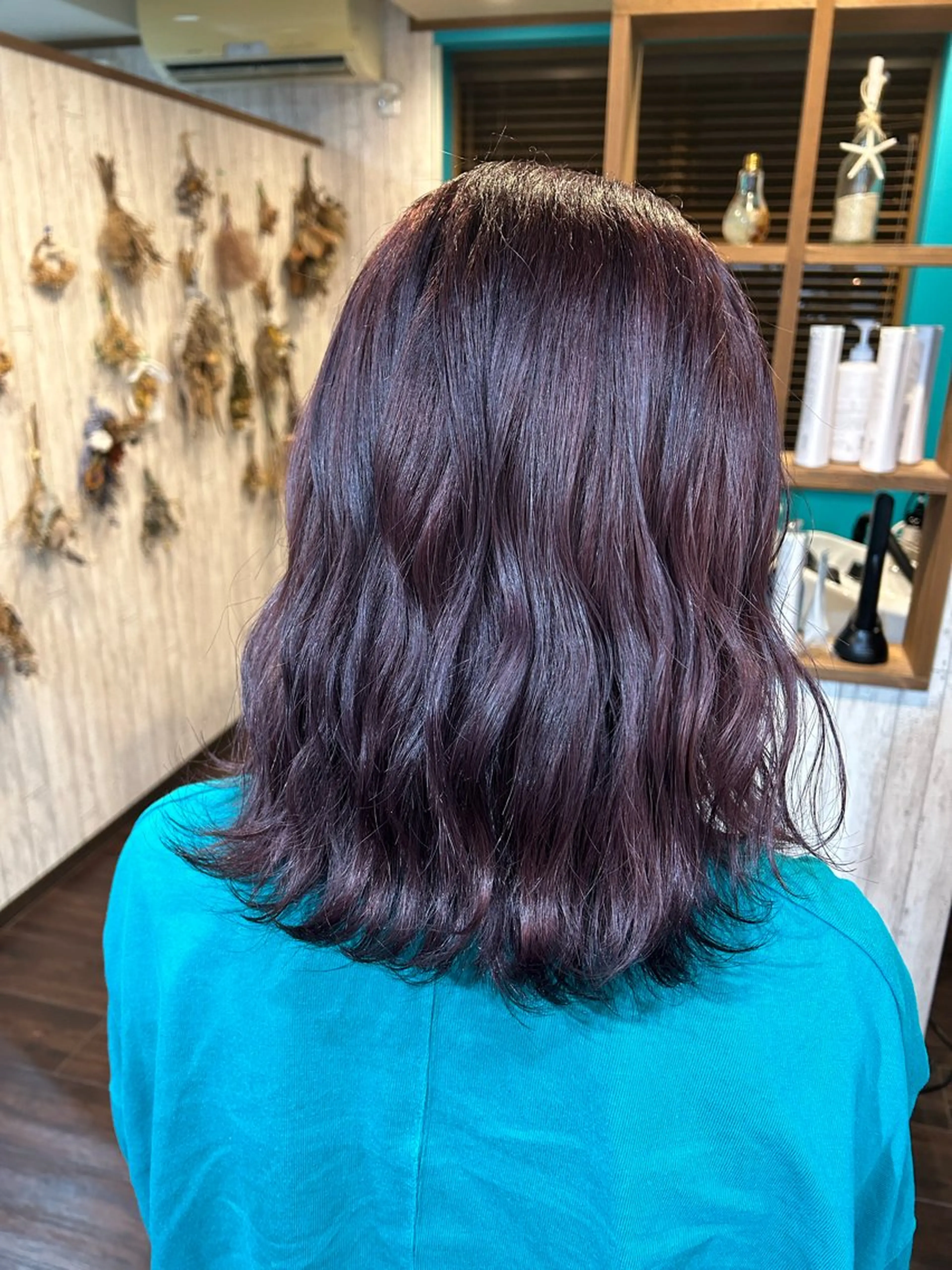 ミディアム カラー 早坂 さくらのヘアスタイル