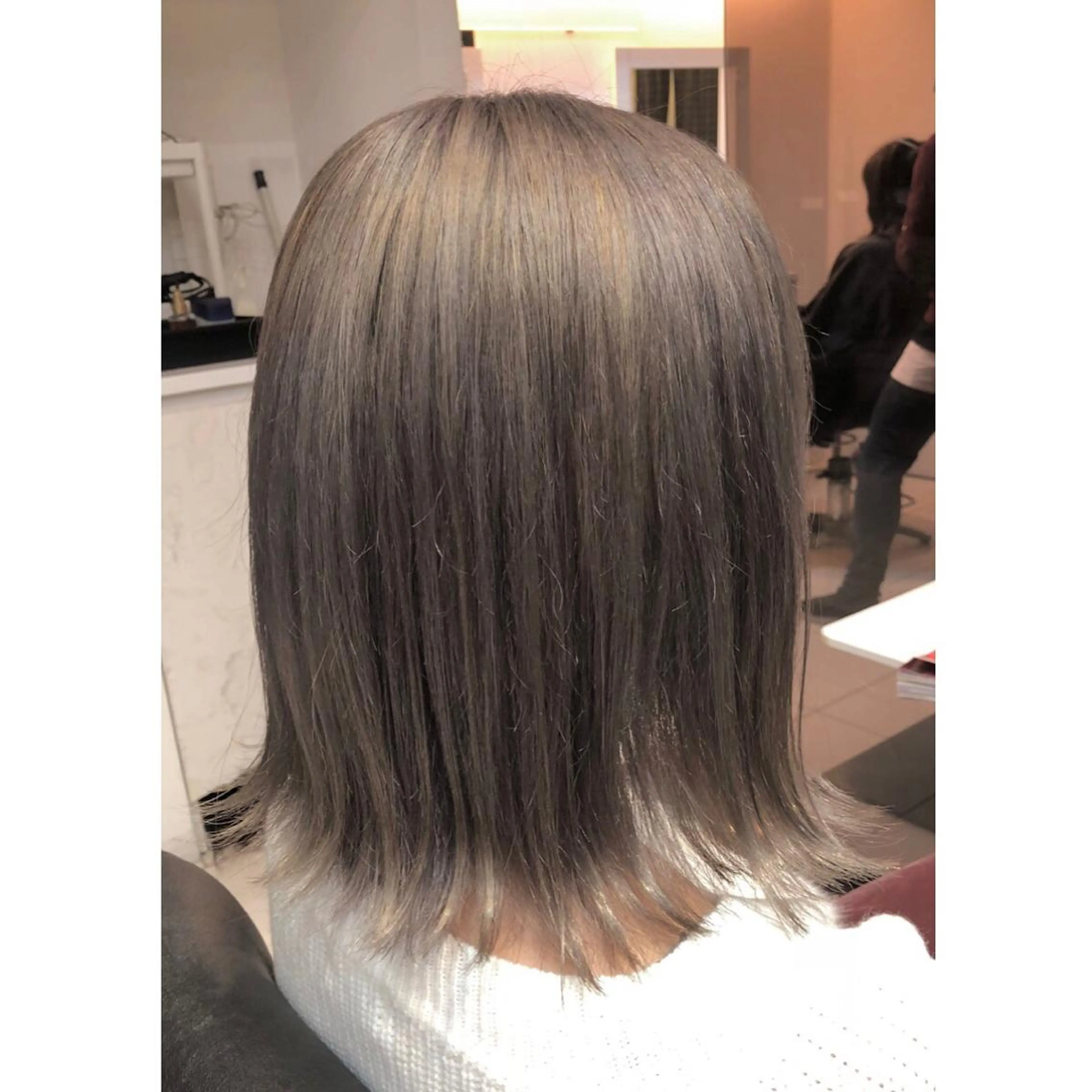 ミディアム カラー アッシュ 女性リピ90%🍨 🩷佐藤みずきのヘアスタイル