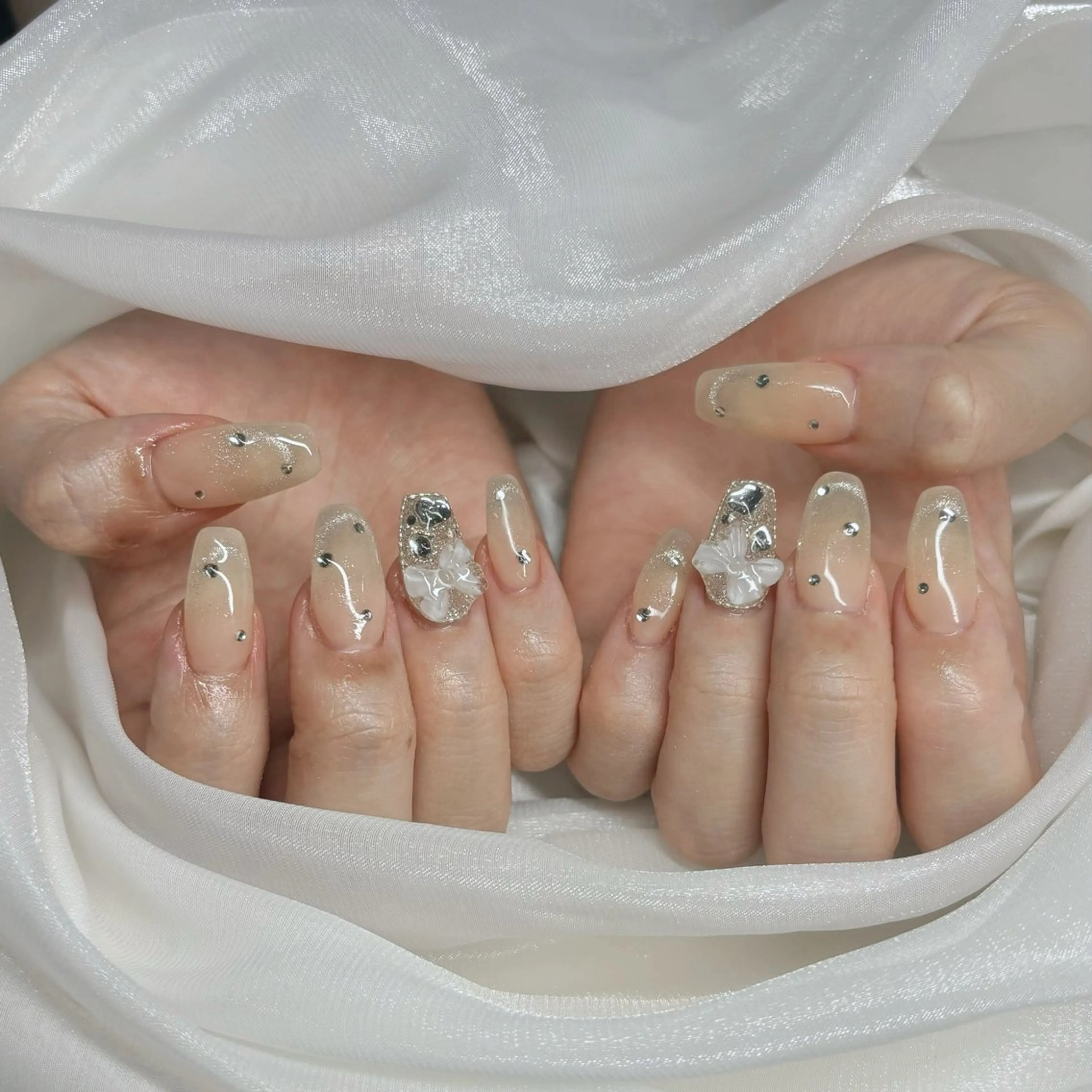 ネイル ハンドネイル CeCe Garden所属・CeCeGarden ✨️キラキラワンホンのネイルデザイン