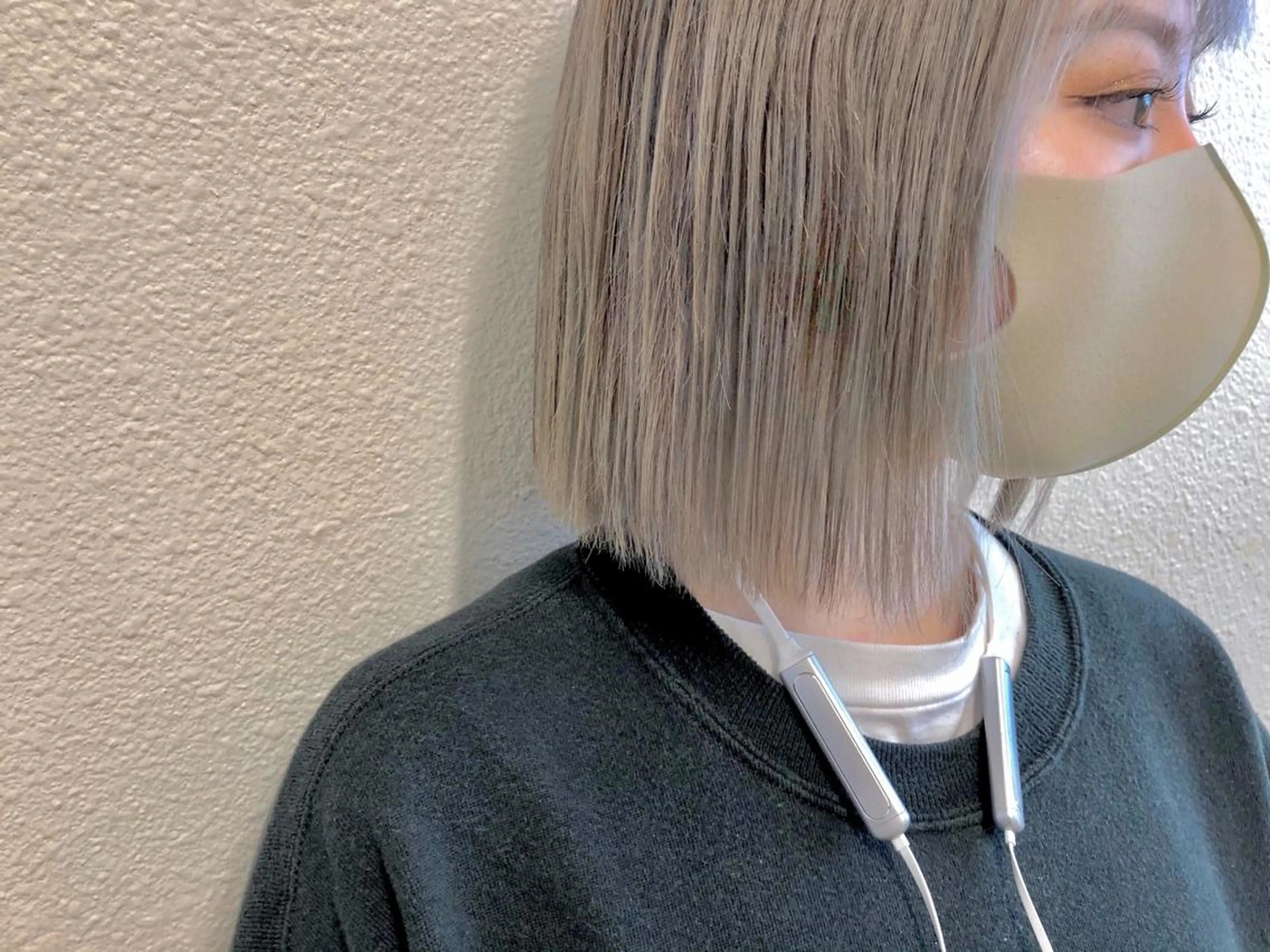 ミディアム カラー ブリーチ シルバー 🌼こやま かおり🌼のヘアスタイル