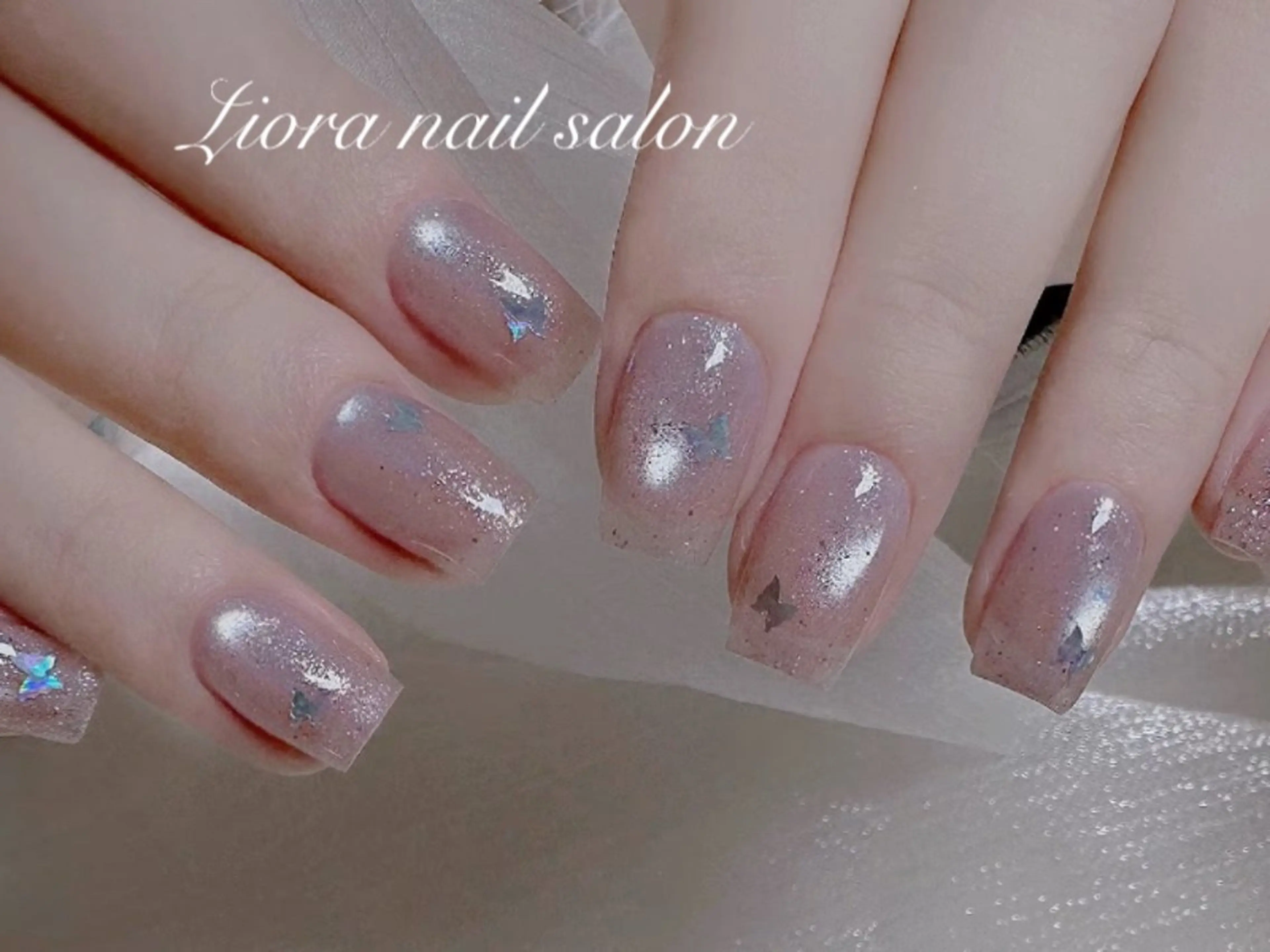 ネイル フレンチネイル ジェルネイル ガーリー グラデーション キラキラネイル ハンドネイル Liora nail 1のネイルデザイン