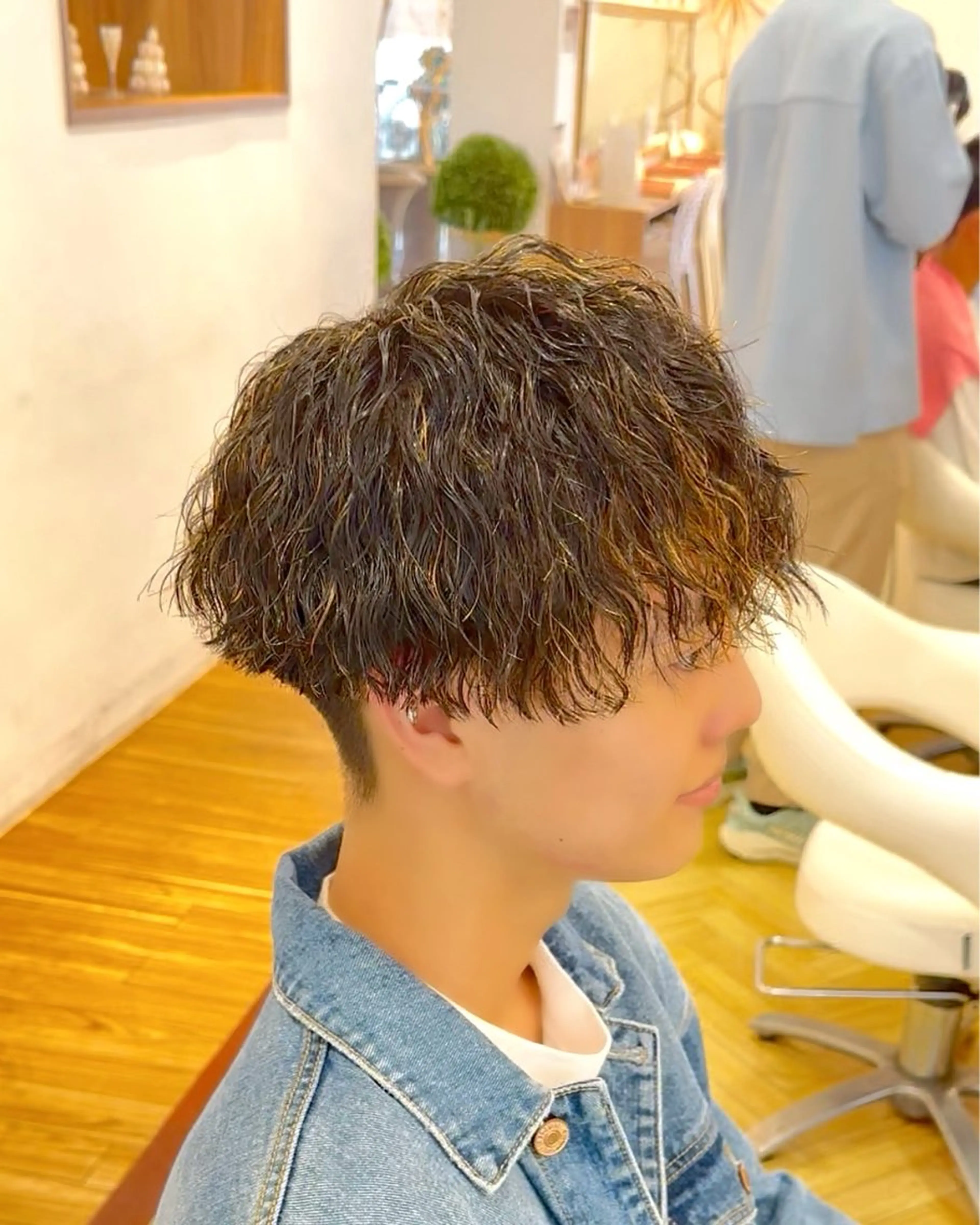 パーマ メンズ メンズハイライト マッシュ カット パーマ 川地 由麿のヘアスタイル