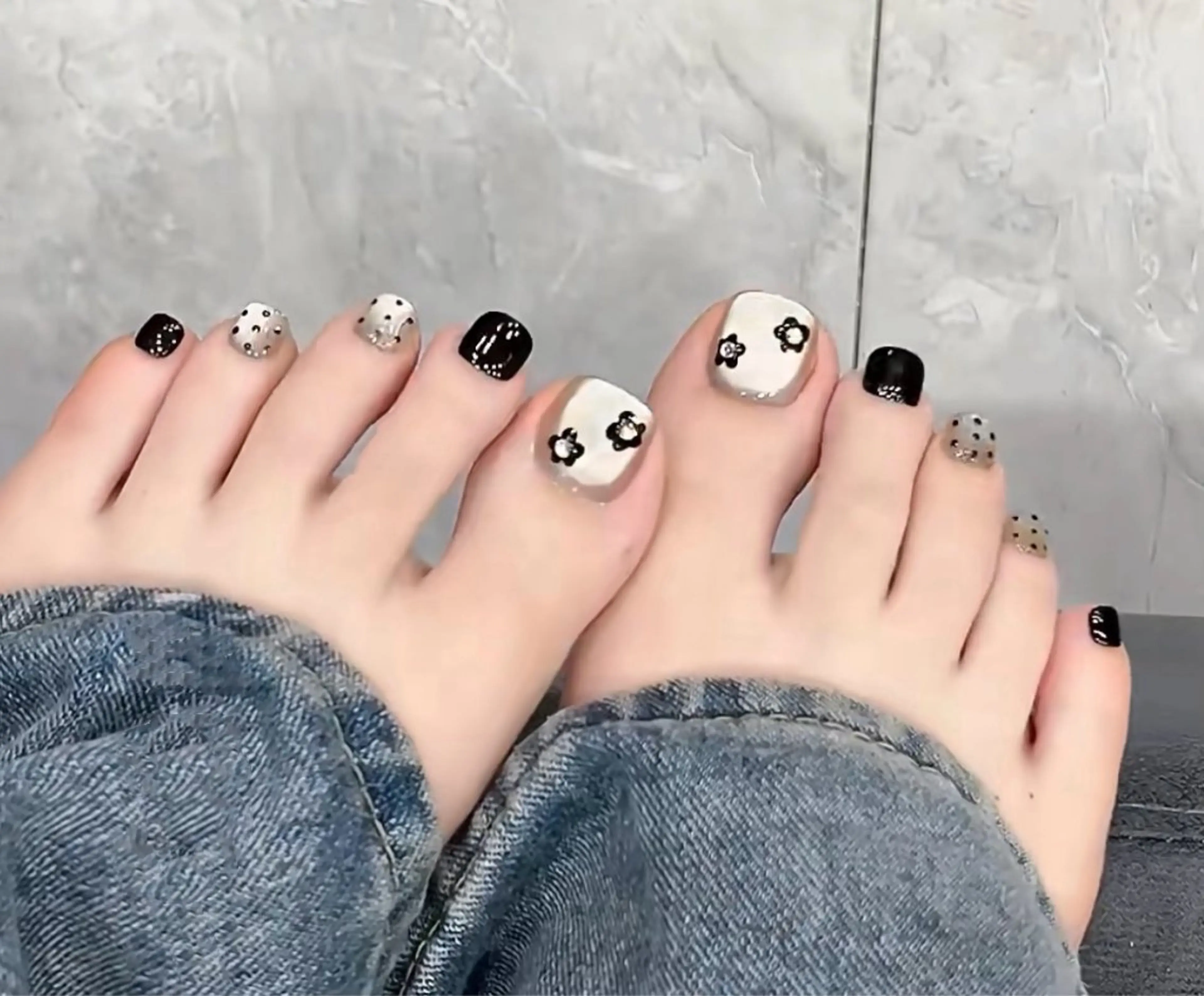 ネイル フットネイル マグネットネイル BabyYouMi nailのネイルデザイン