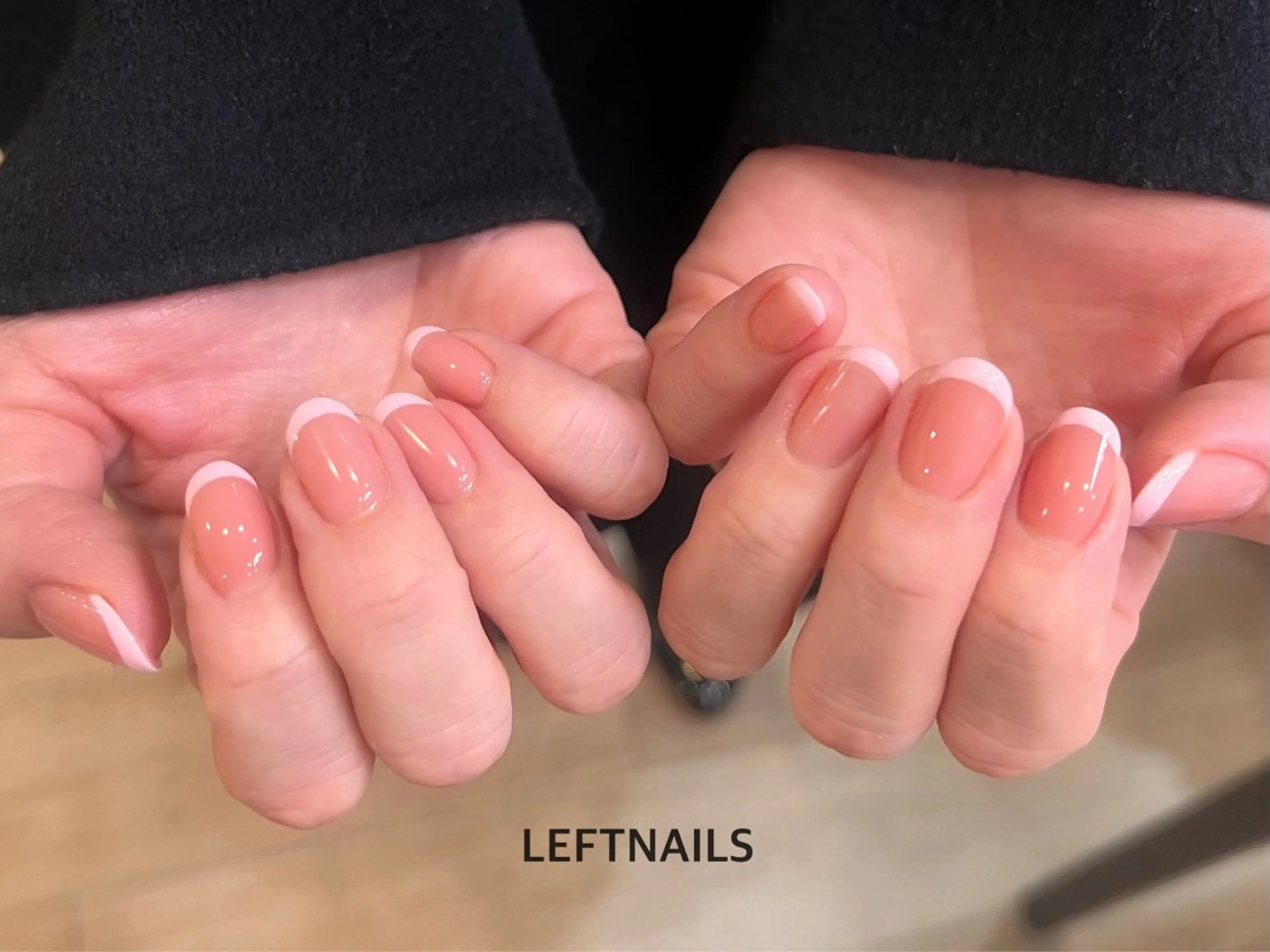 ネイル フレンチネイル ハンドネイル LEFTNAILS フィルインニュアンスのネイルデザイン