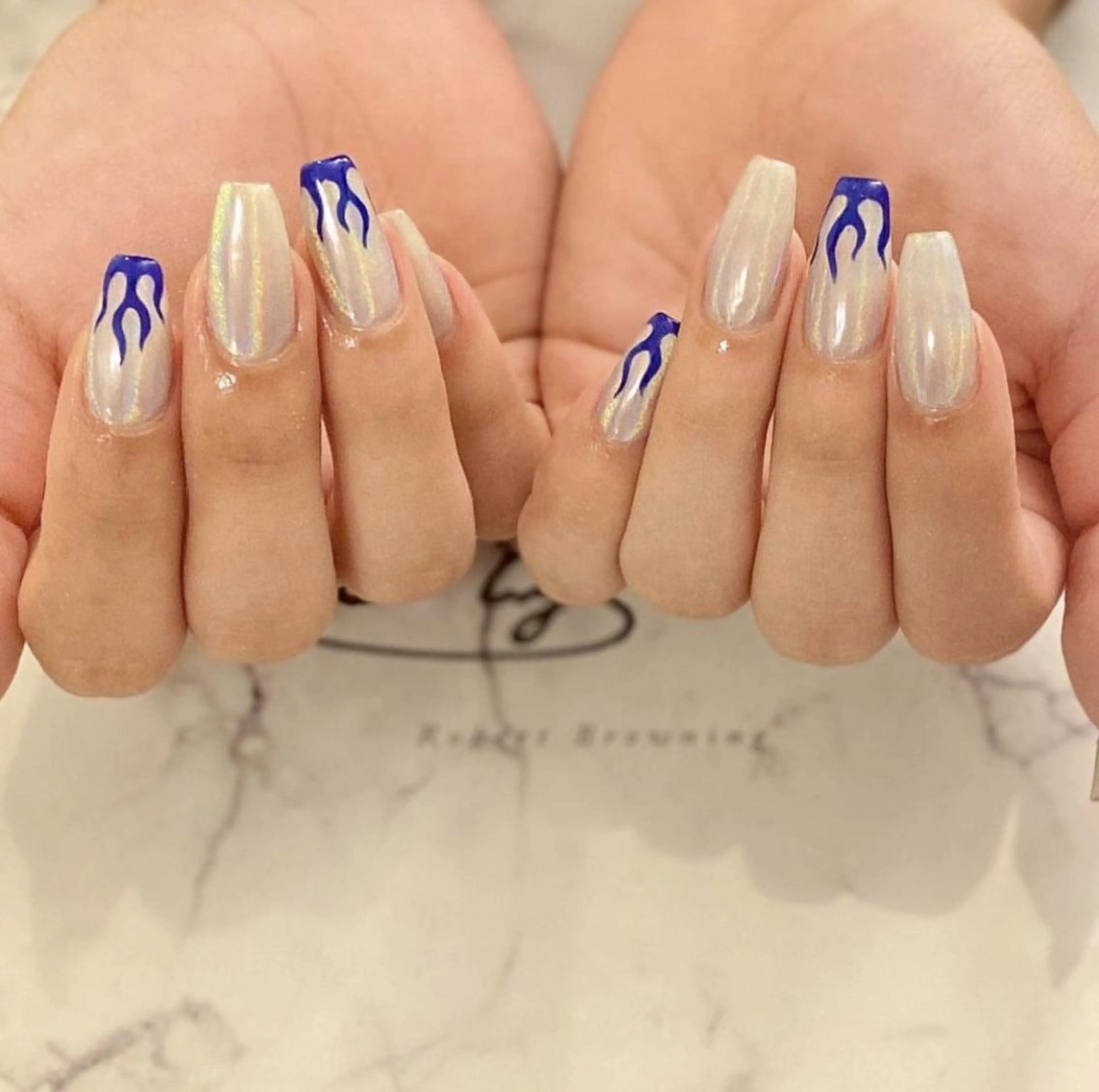 ショート カラー パーマ ヘアアレンジ マツエク・マツパ アイブロウ メンズ キッズ ネイル ハンドネイル フットネイル ease NAIL SALONのネイルデザイン