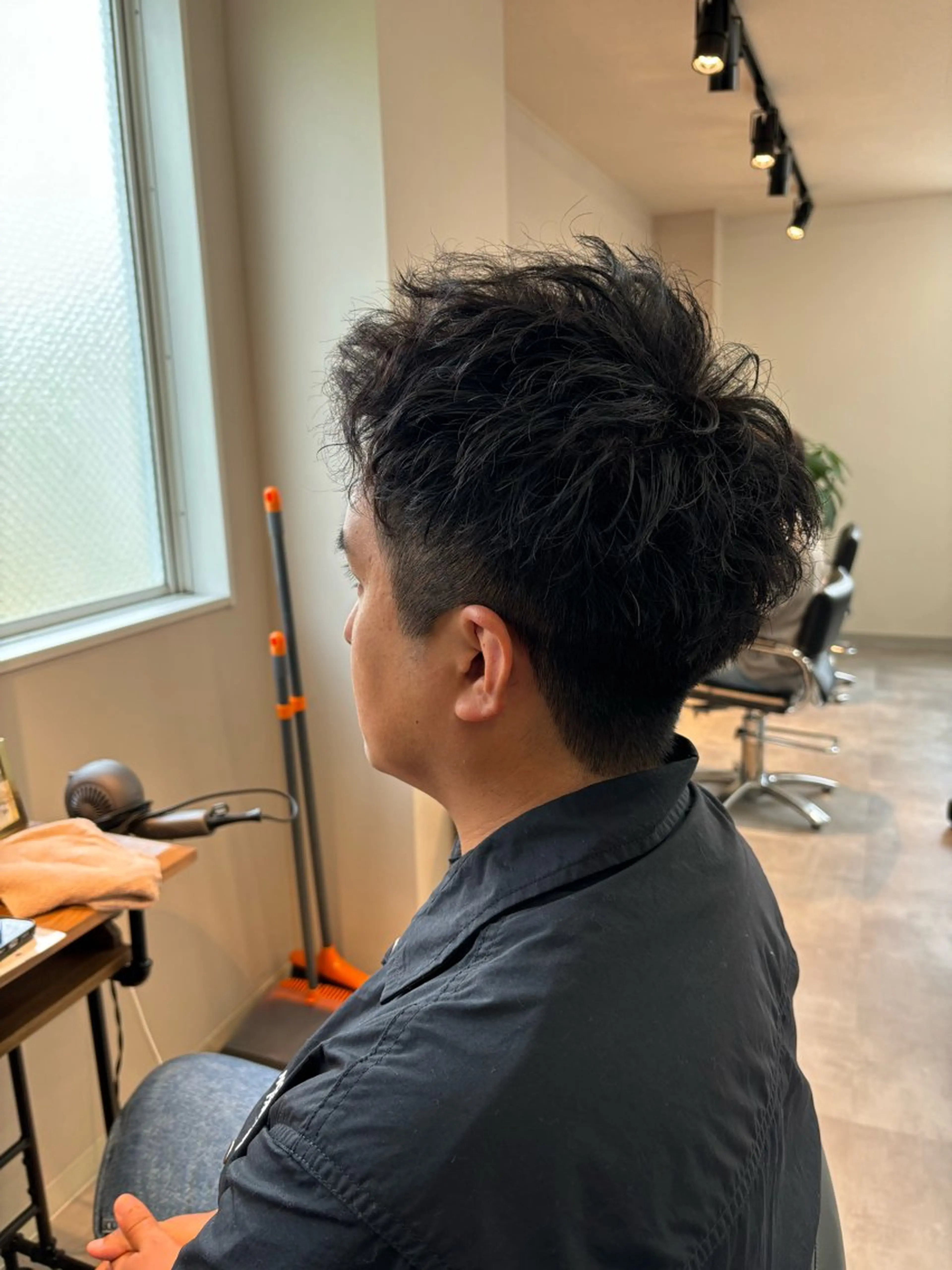 パーマ メンズ メンズパーマ メンズショート ツイストスパイラルパーマ スパイラルパーマ カット パーマ フェザーパーマ/韓国 /メンズカット保立のヘアスタイル