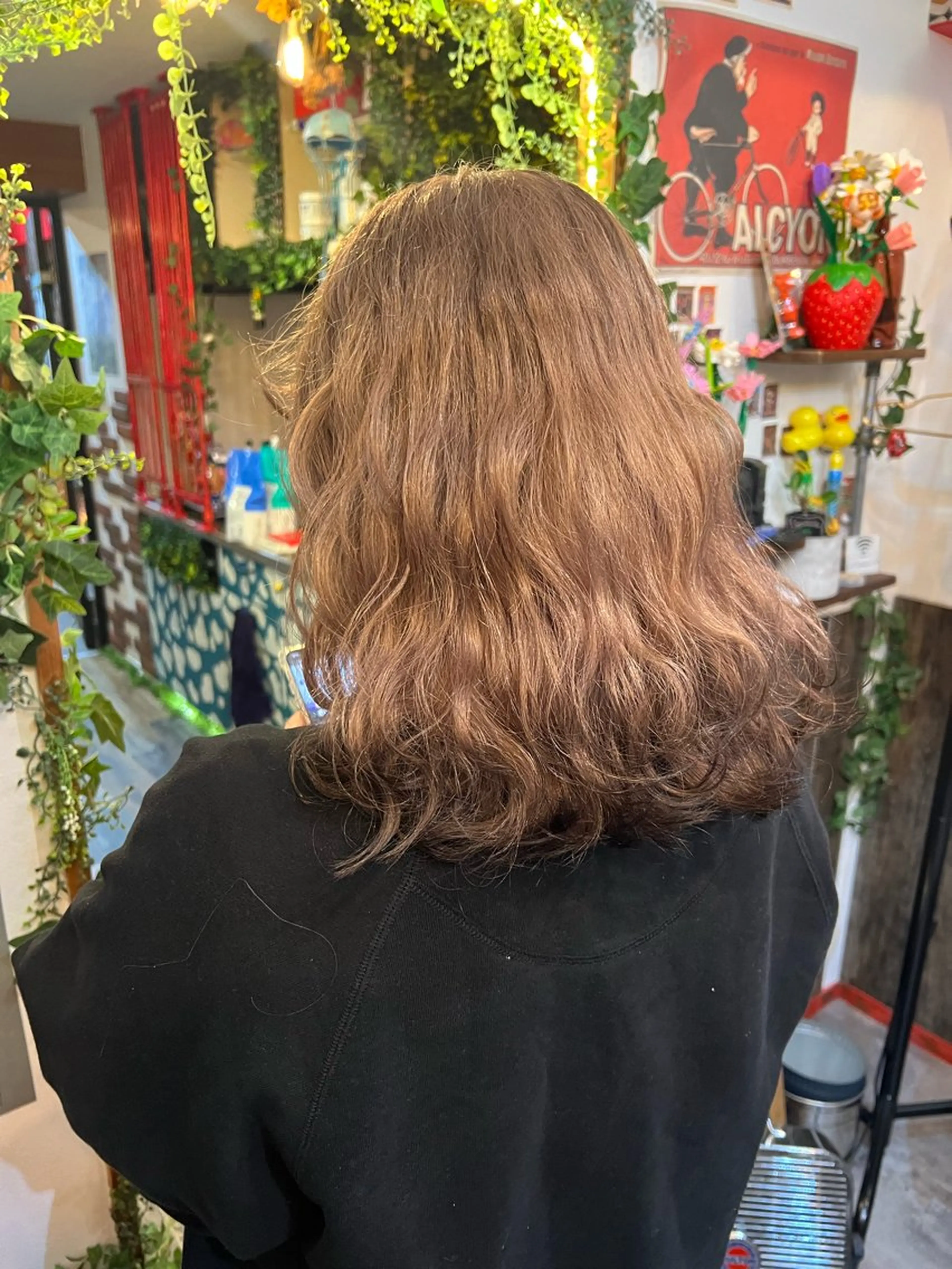 ミディアム カラー ベージュカラー ハイトーンカラー ハイトーンベージュ ヘアカラー カラーパティシエ facce🌼ikoのヘアスタイル