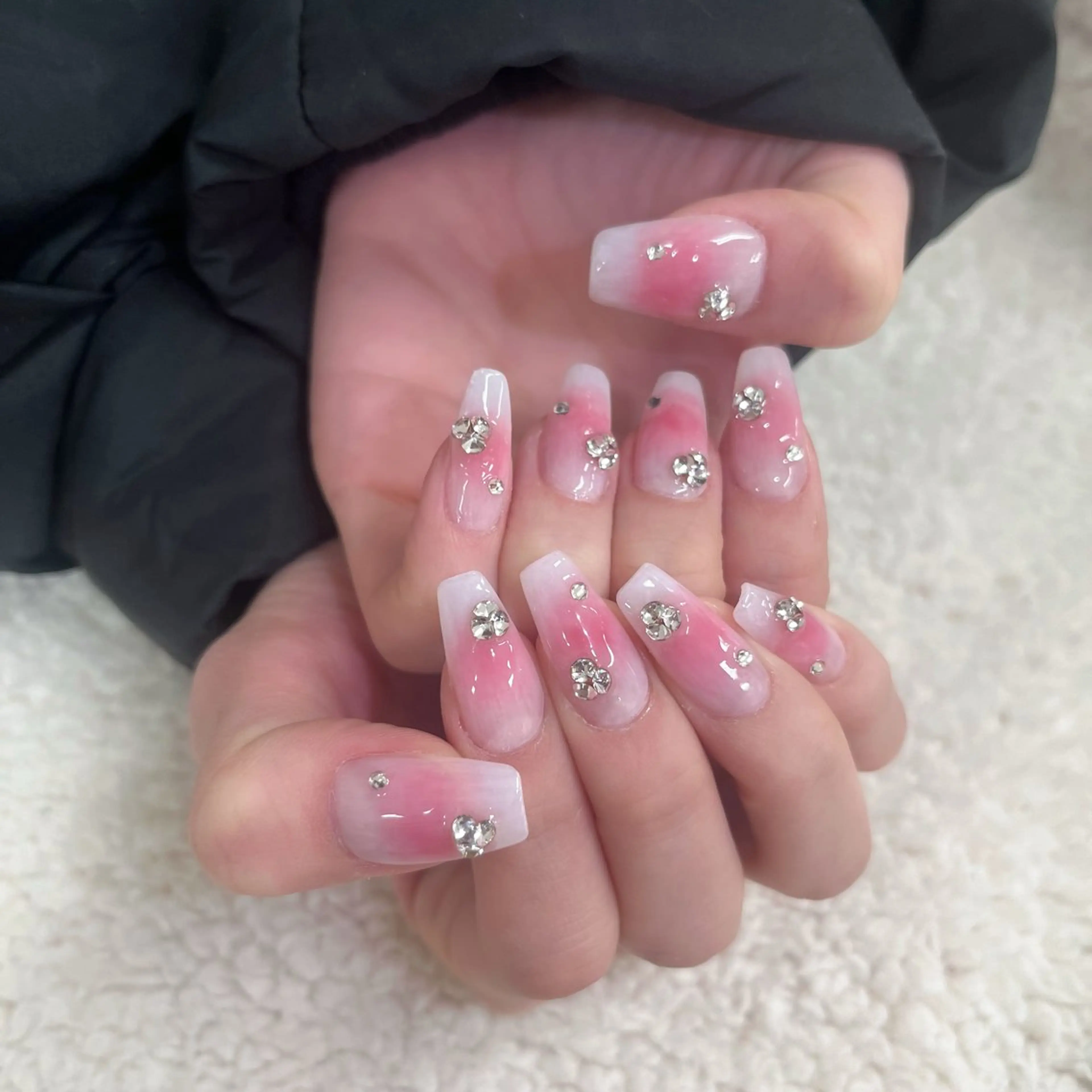 ネイル チークネイル KOKONA 🎀のネイルデザイン