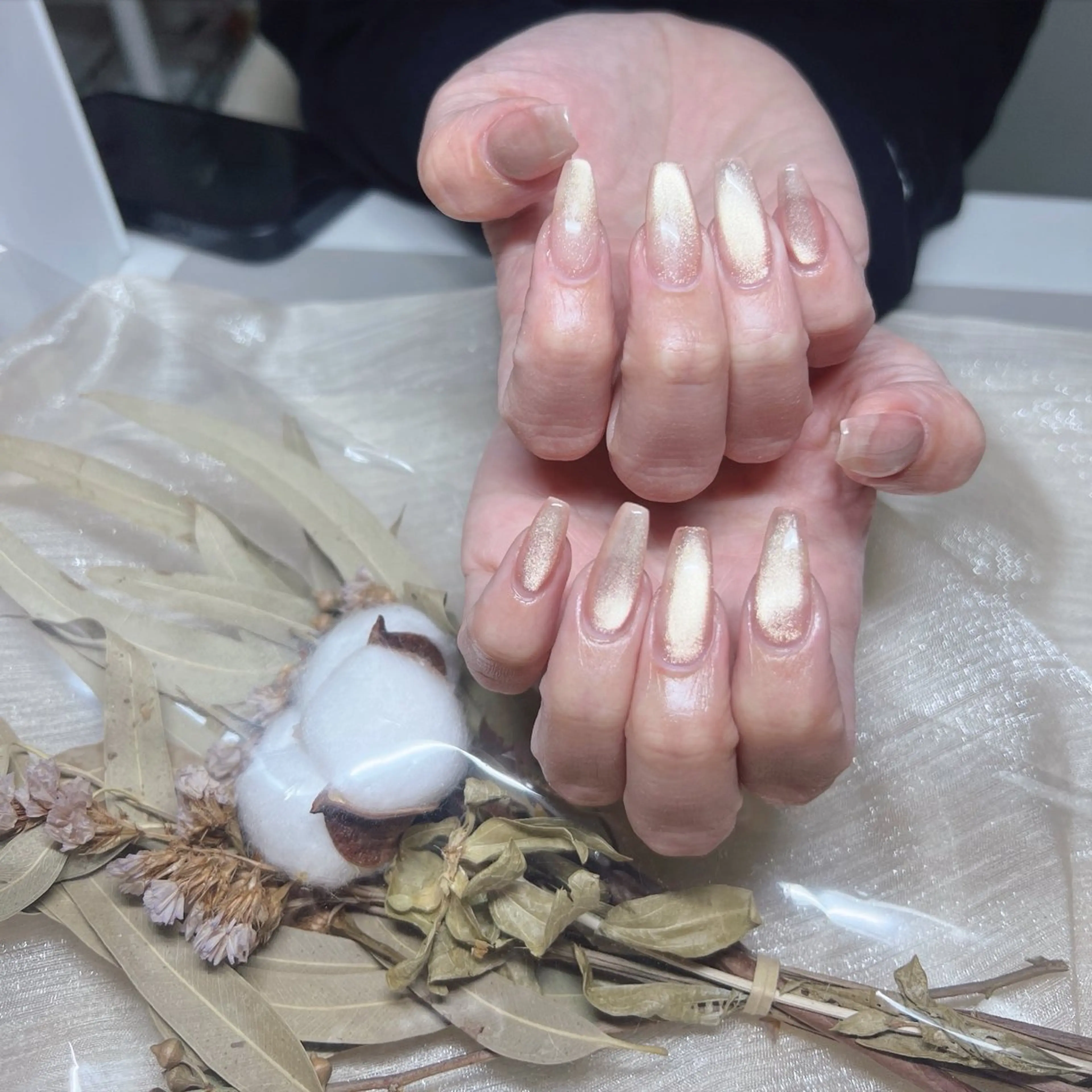 ネイル ハンドネイル KURE ISAKIのネイルデザイン