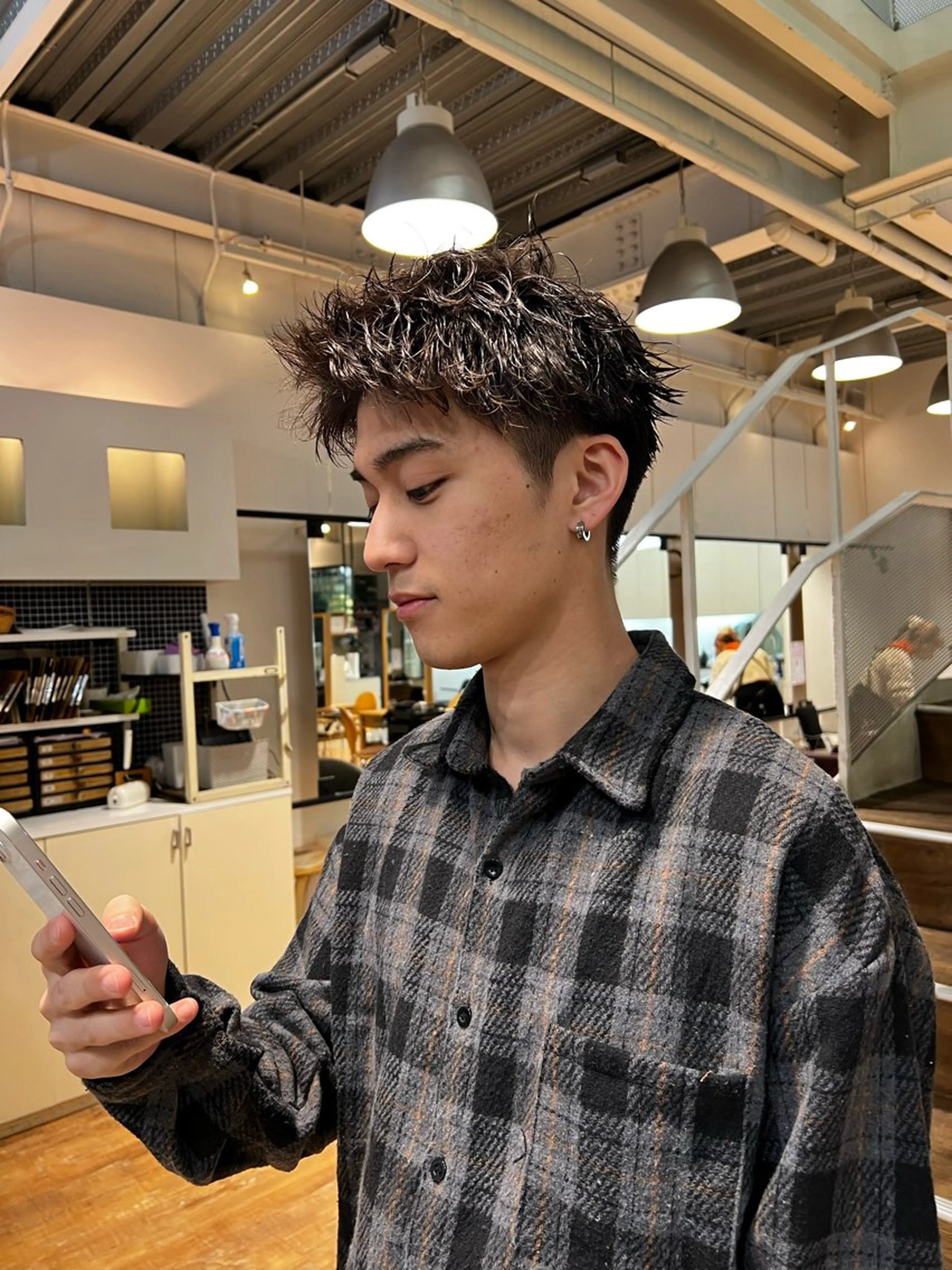 ショート パーマ メンズ 四方田 皐希のヘアスタイル