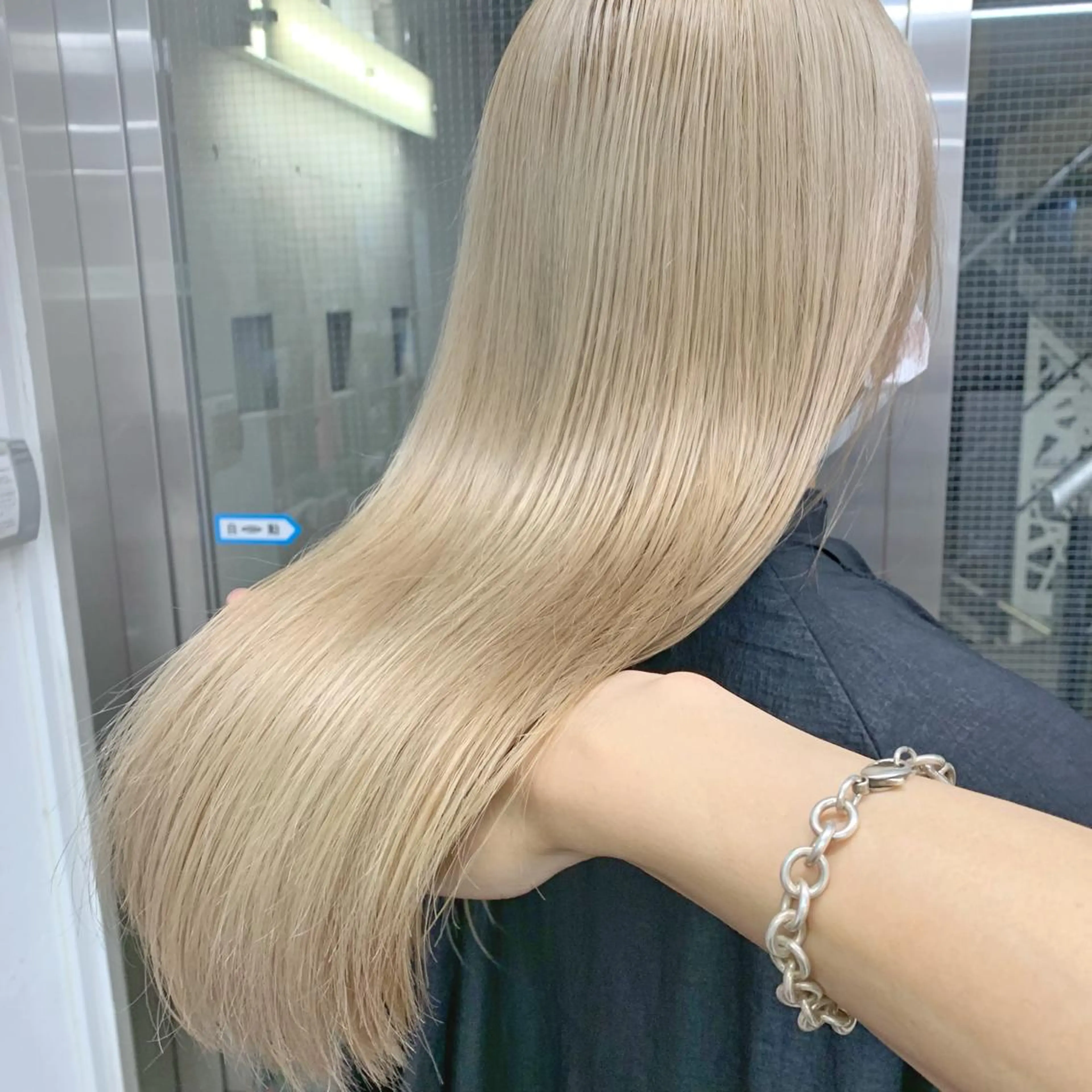 セミロング カラー ブロンド ホワイトブロンド 🌈ハイトーン/ボブ 長江理志🌈のヘアスタイル