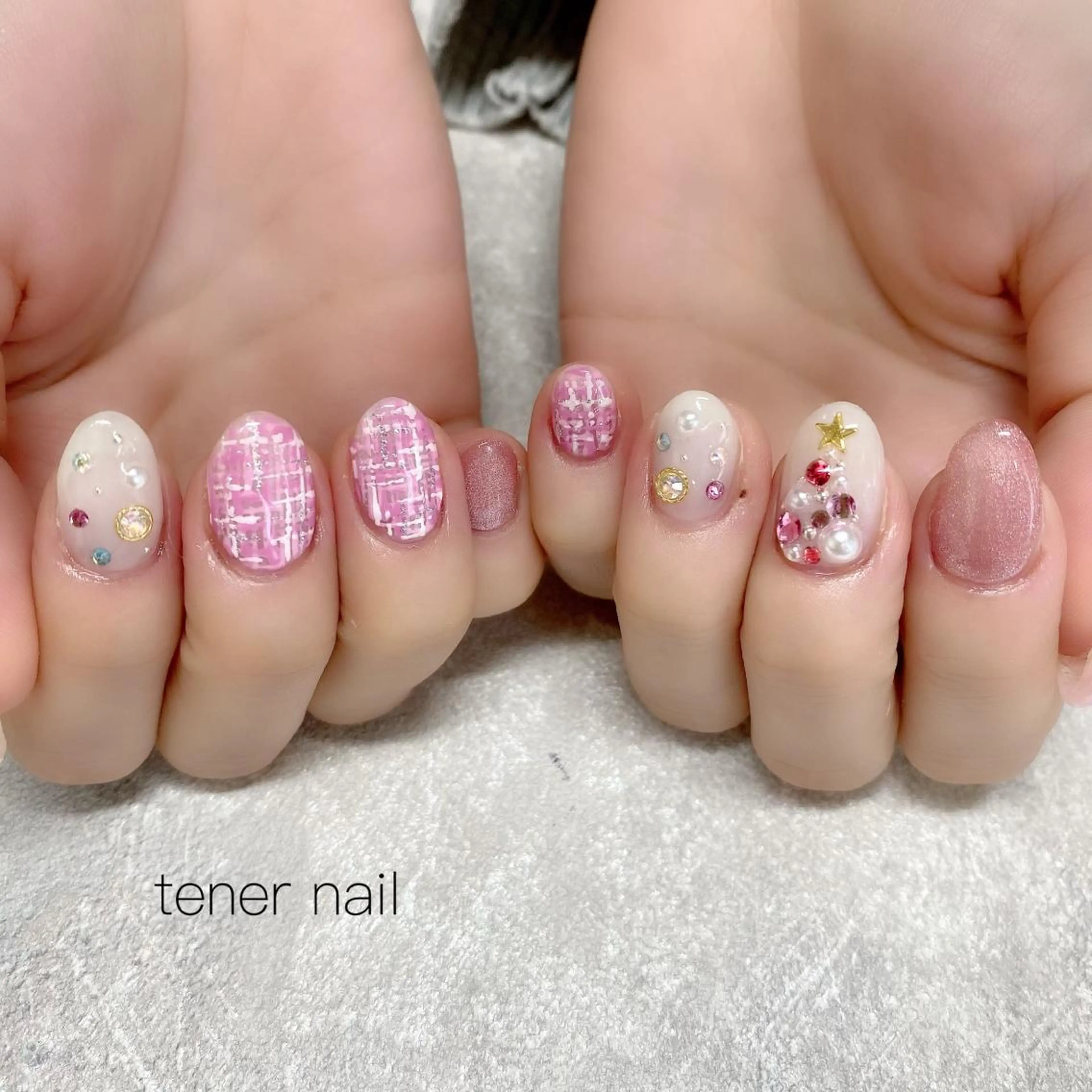 ネイル ピンク ツイードネイル 冬ネイル クリスマス tener  nail  テネルネイル所属・テネルネイル tener nailのネイルデザイン