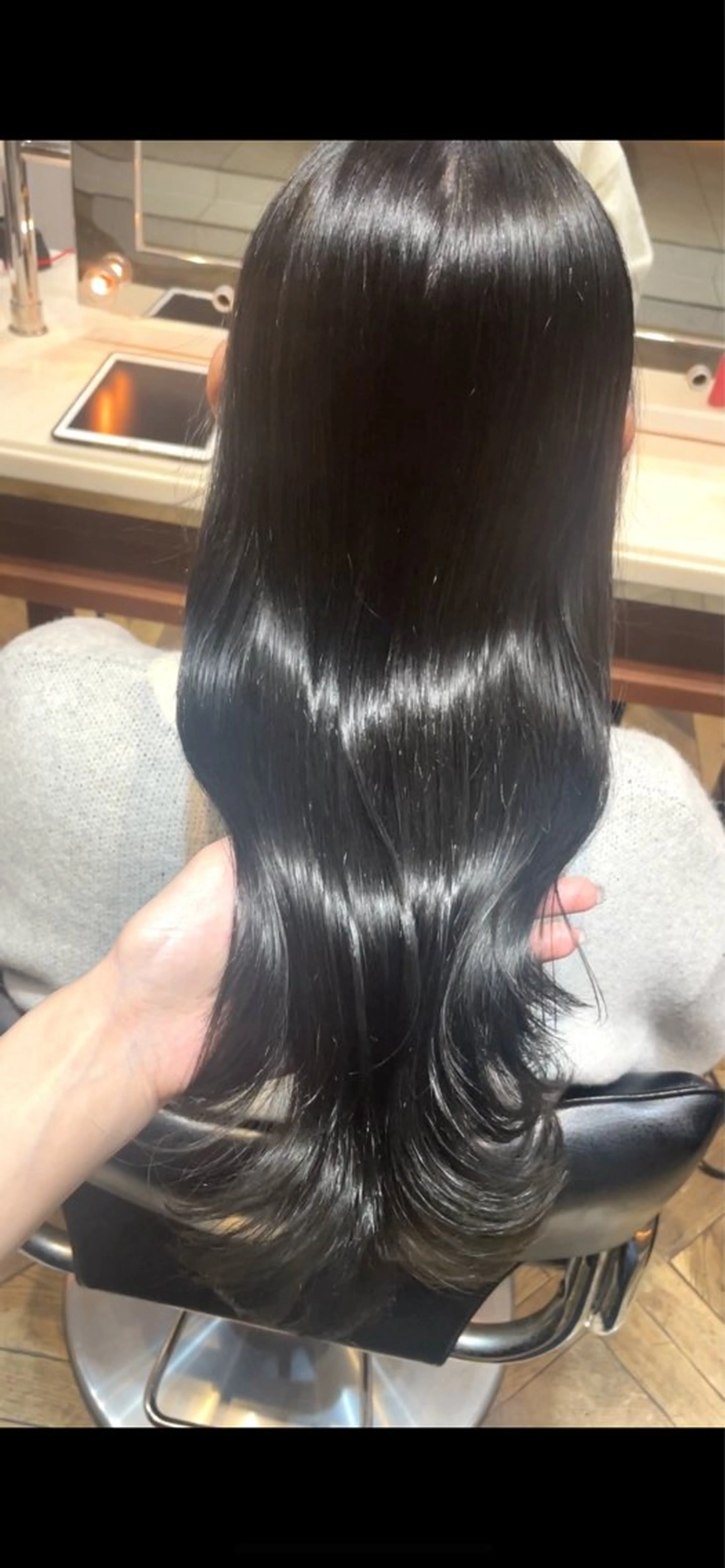 ロング カラー 黒髪 ブルーカラー ブルーブラック ブルーグレー ブルージュ カット ヘアカラー トリートメント BEBE所属・ご新規様限定 透明感カラーKANAのヘアスタイル