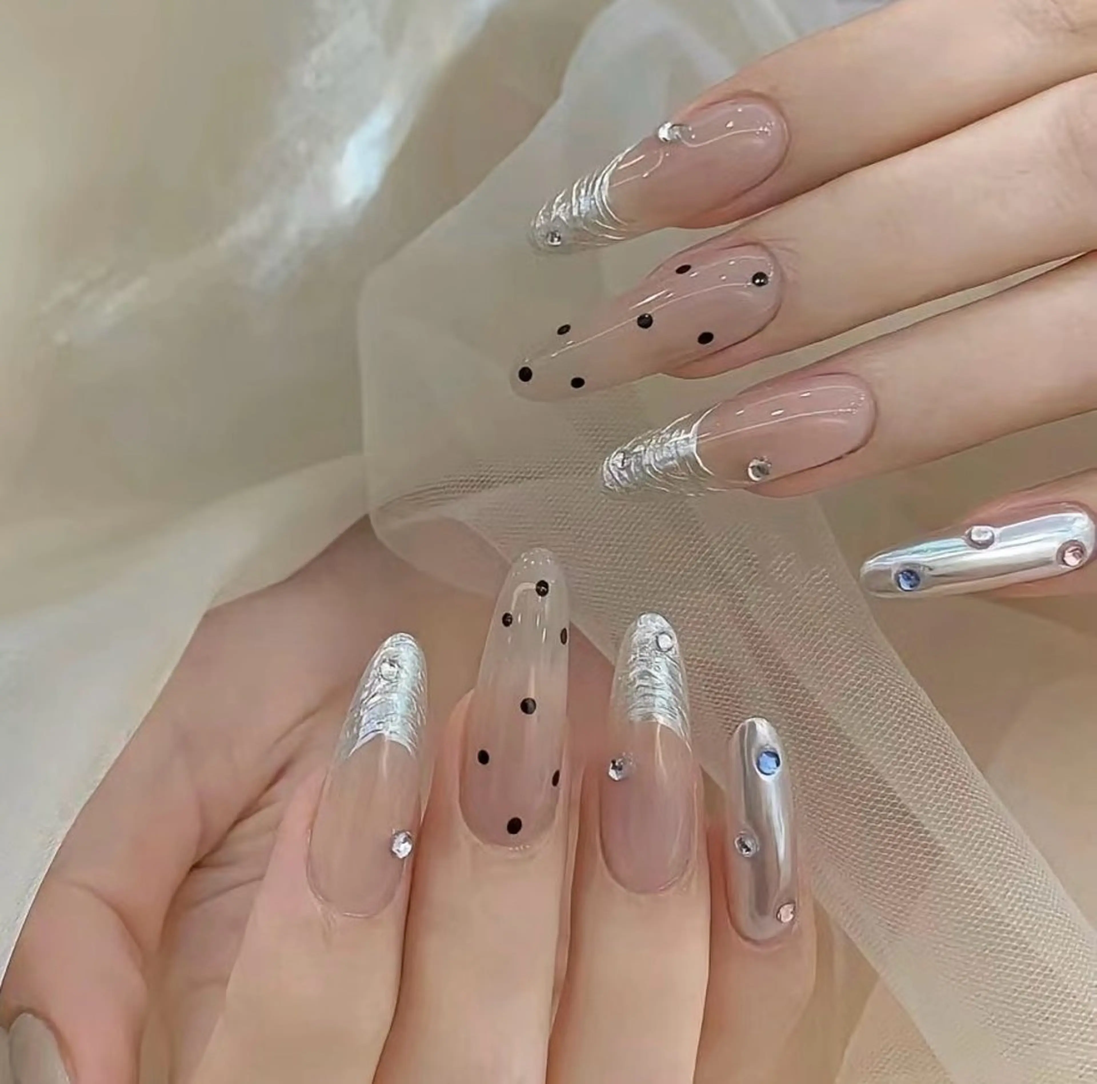 ネイル ハンドネイル 💗キラネイル💗 モチ最高のネイルデザイン