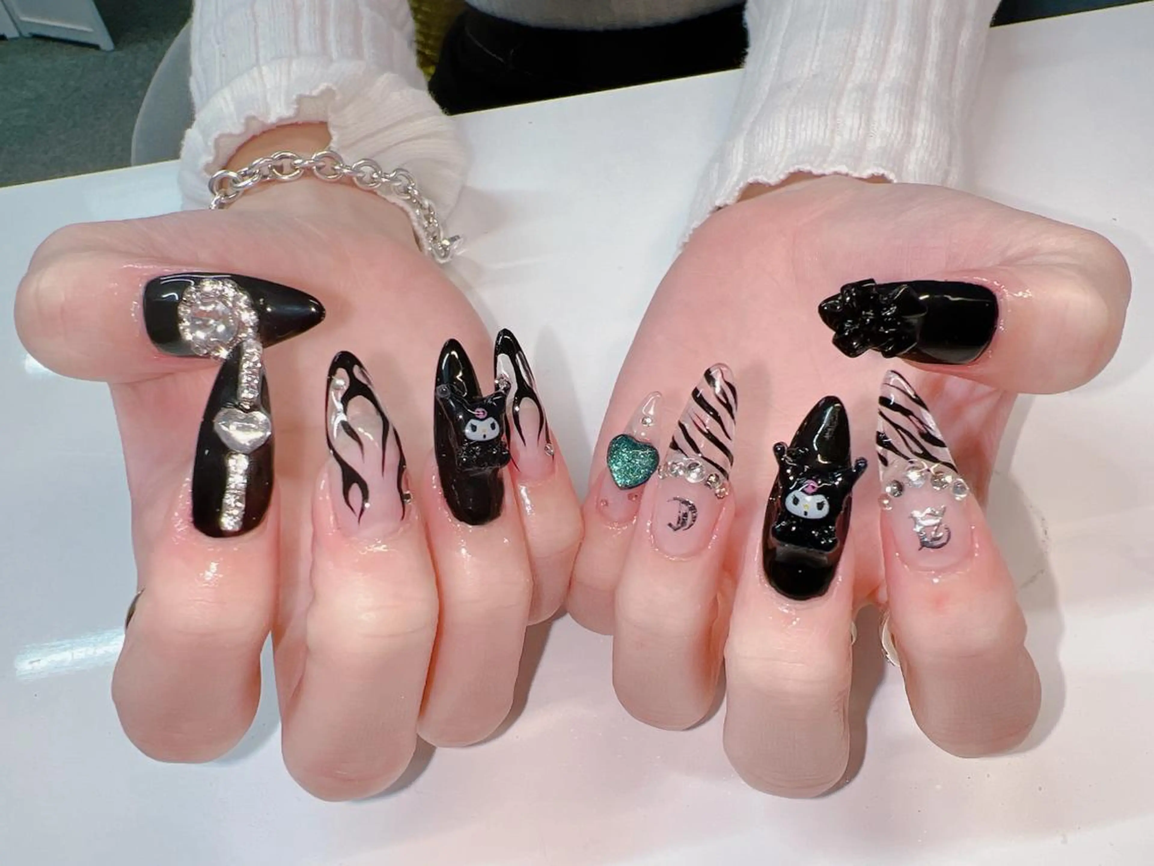 ネイル ハンドネイル Nail Salon L'arc所属・💊大阪/心斎橋 moni🧠のネイルデザイン