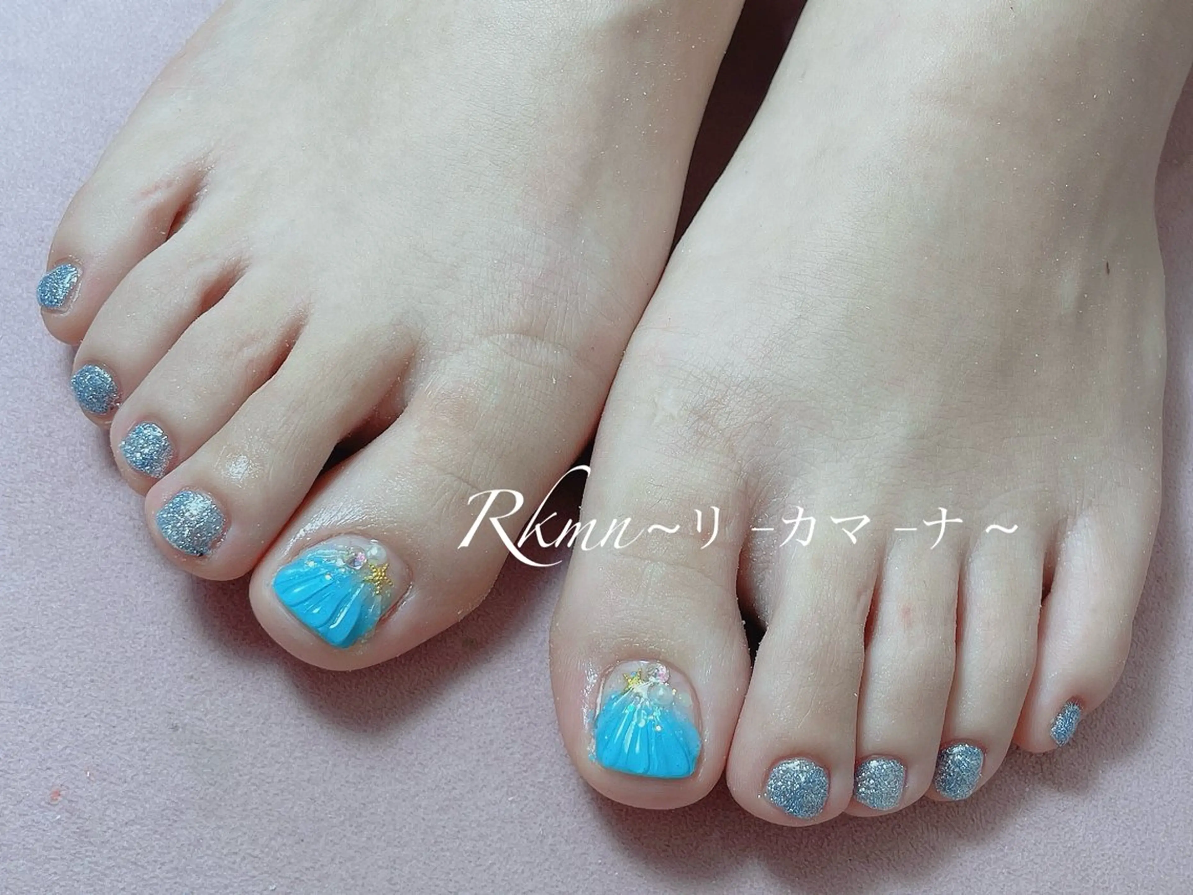 ネイル アートネイル フットネイル ラメ(グリッター) 水色 春ネイル ハンドネイル フットネイル ハンドケア Rkmn ~リ-カマ-ナ~のネイルデザイン