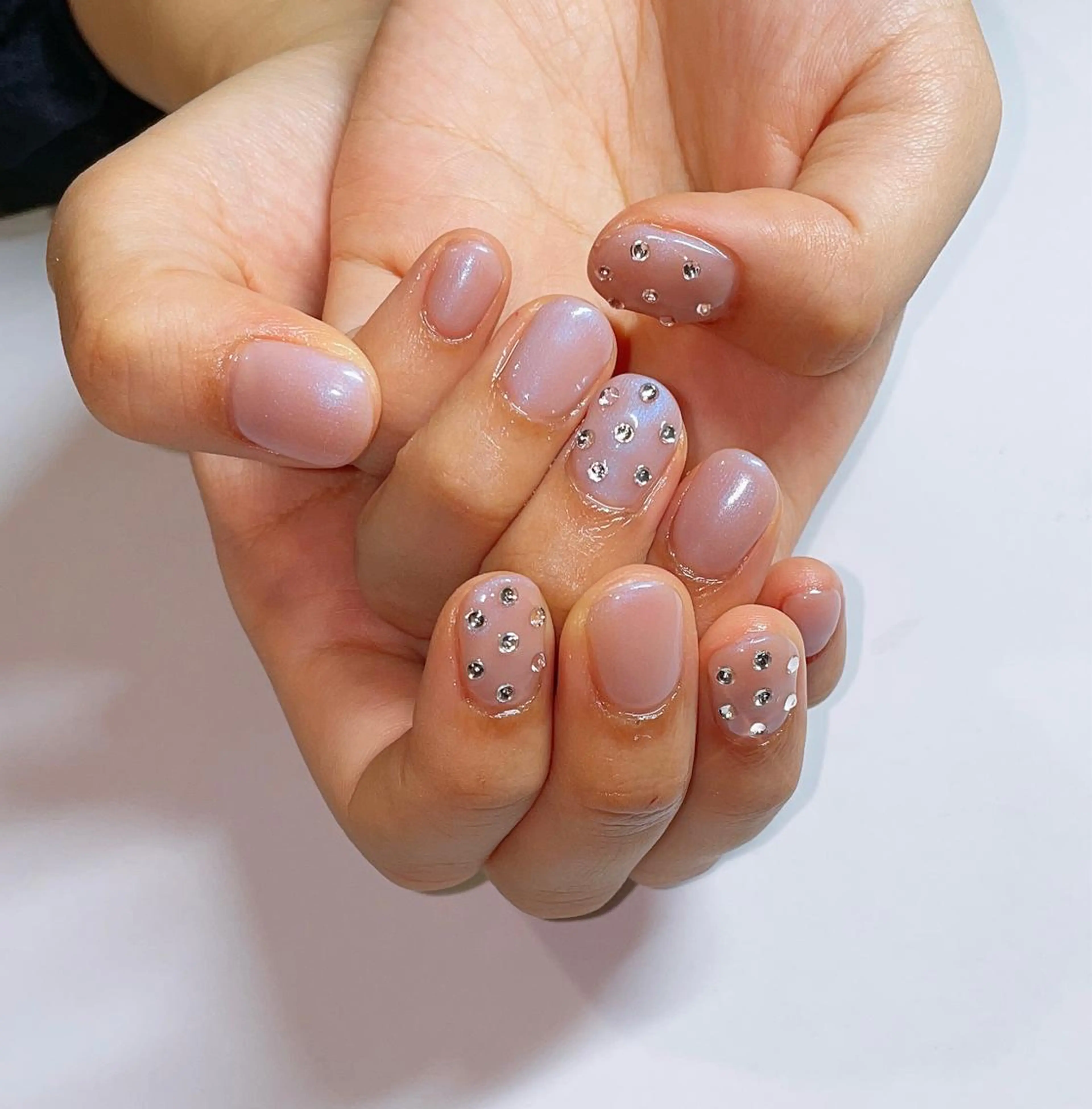 ネイル VIERU 🌈🎀💖のネイルデザイン