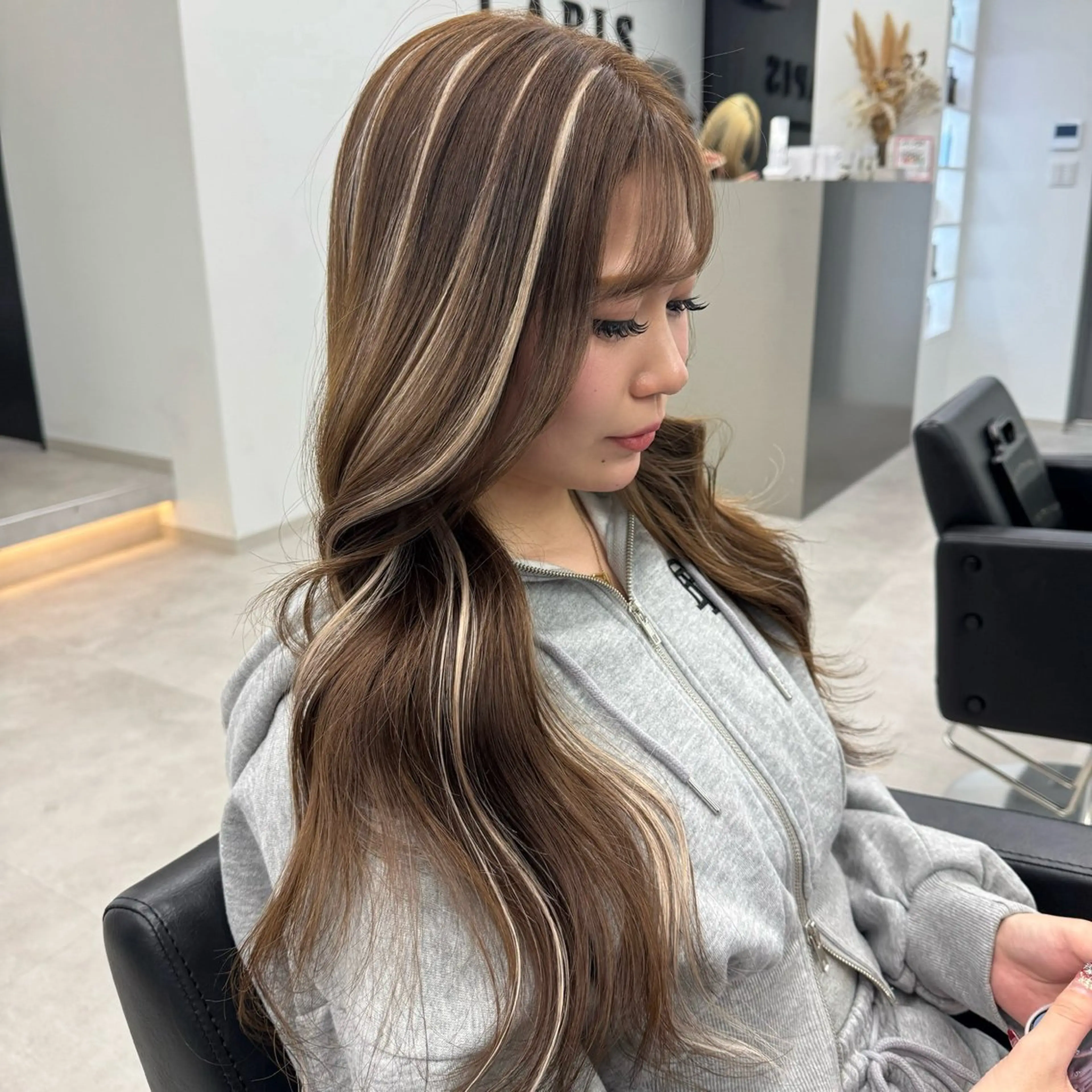 ロング カラー ブリーチ ブラウンカラー ハイライトカラー ブリーチなしカラー エクステ ヘアカラー エクステ エクステ/ベージュ 韓国ヘア/KENTAのヘアスタイル