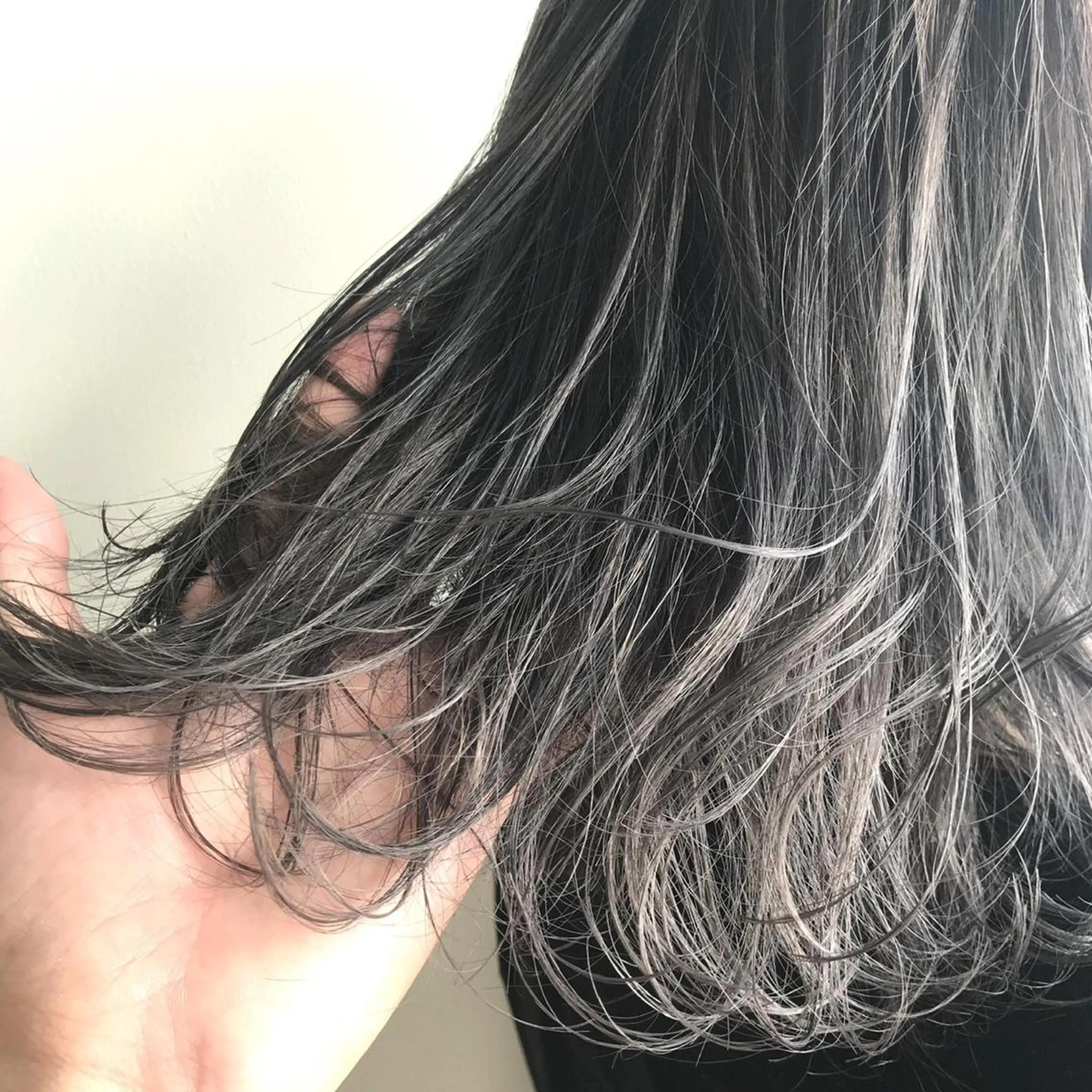 ロング カラー グランジヘア 無造作ヘアHYUGAのヘアスタイル