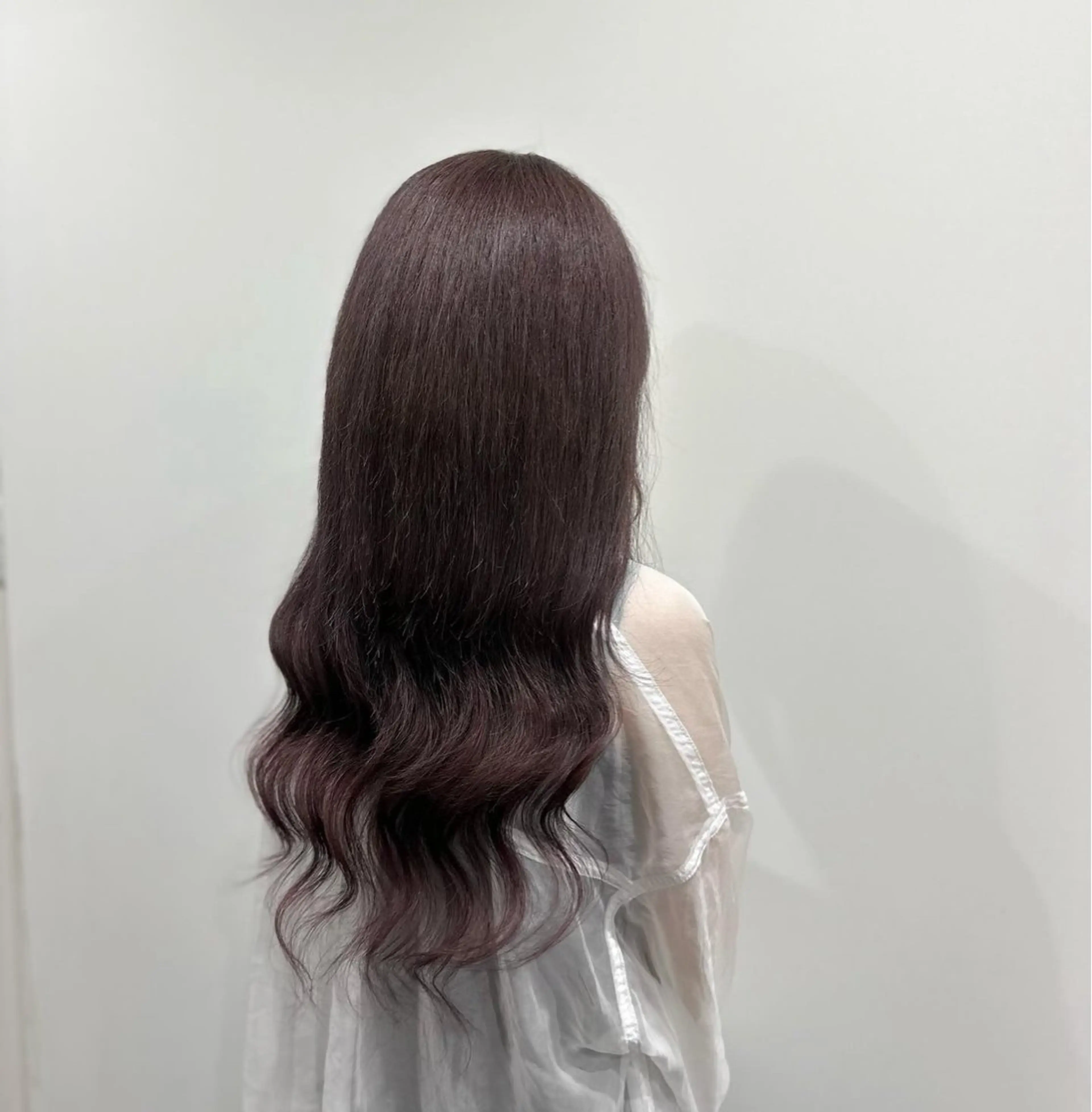 ロング TOMOMI /フロレゾンのヘアスタイル