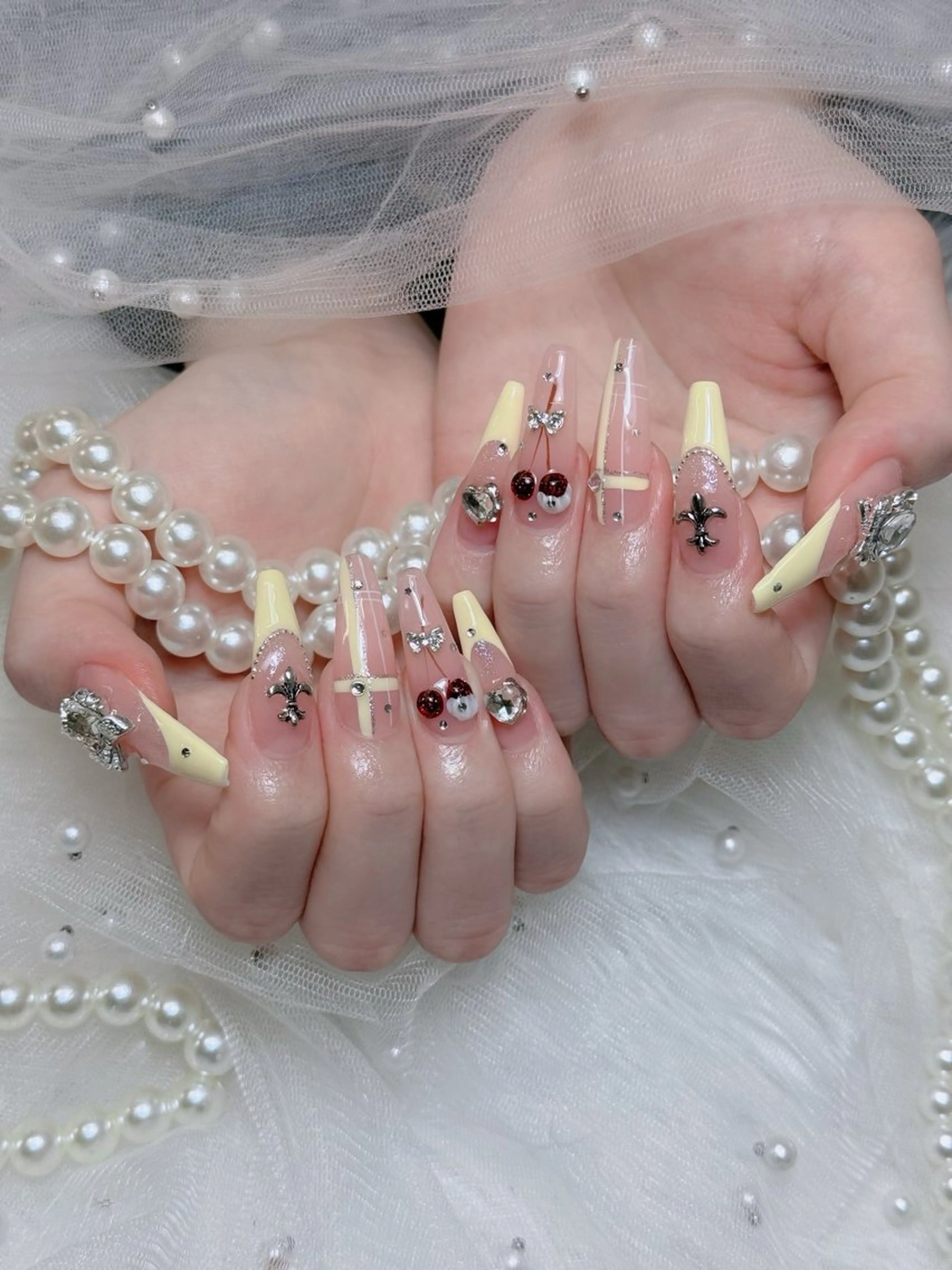 ネイル オーロラネイル チークネイル フットネイル フレンチネイル 韓国ネイル ハンドネイル Lumi Nailのネイルデザイン