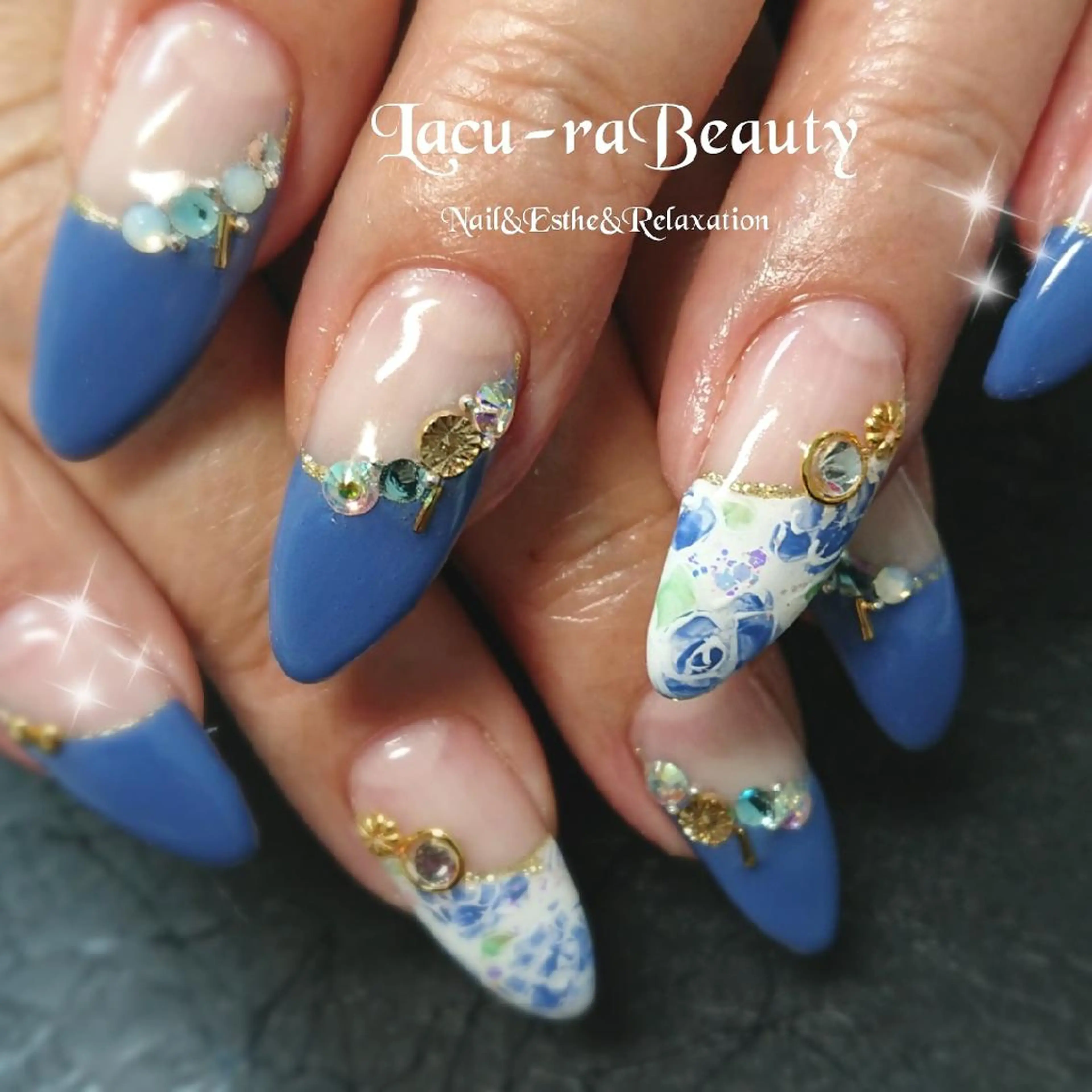 ネイル 小顔と腸の専門店 ラクーラビューティのエステ・リラクイメージ